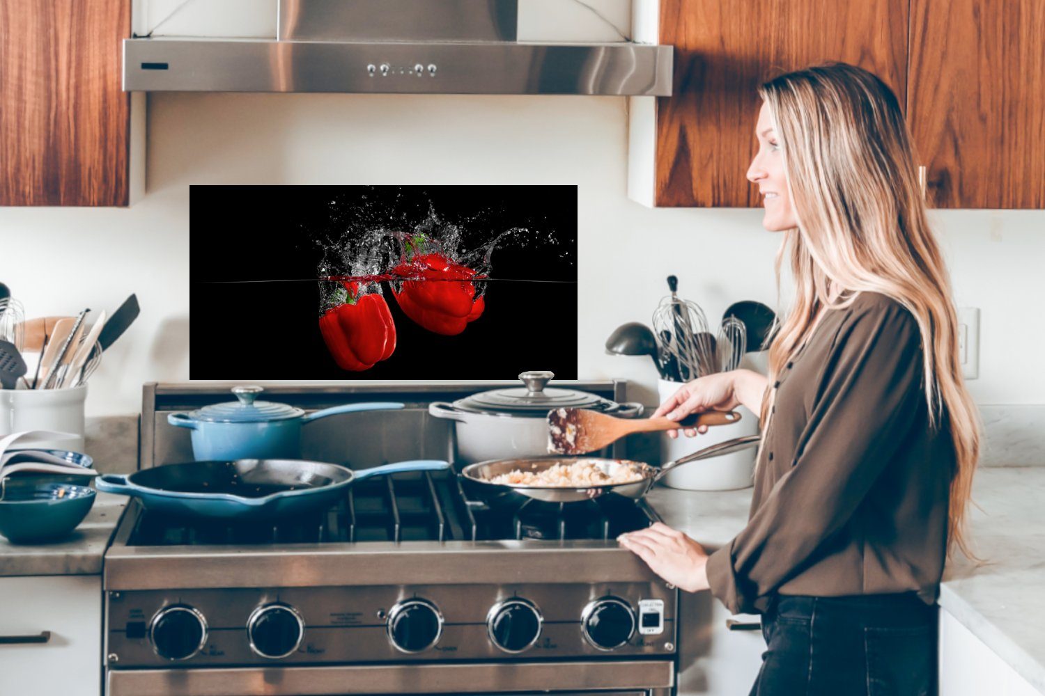 Küchenrückwand - für Schmutzflecken Rot, (1-tlg), gegen und 60x30 Küchen Paprika MuchoWow Stilleben cm, Fett Wasser Wandschutz, - - - Gemüse