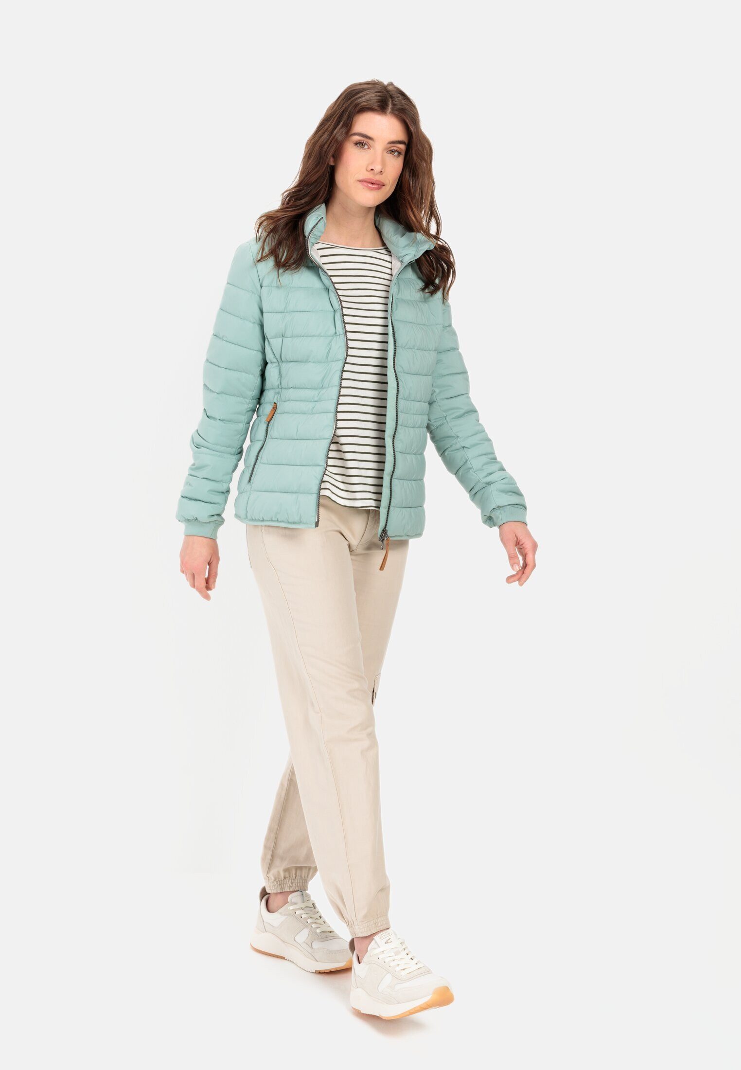 camel active Steppjacke aus recyceltem Polyester Langarm Markenlabel