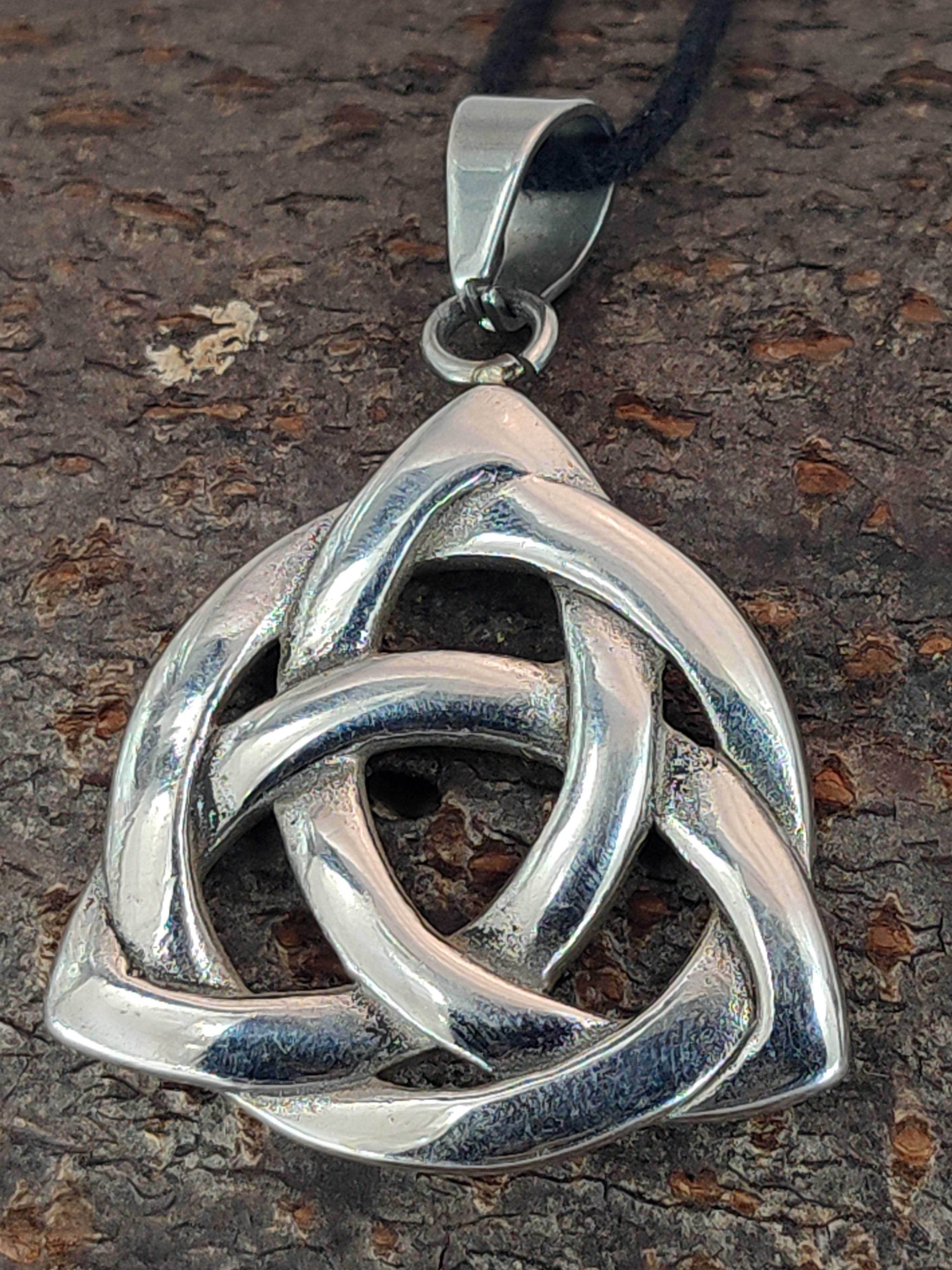 Kiss of Leather Kettenanhänger Keltischerknoten Knoten Kelten Keltik Anhänger Celtic Edelstahl