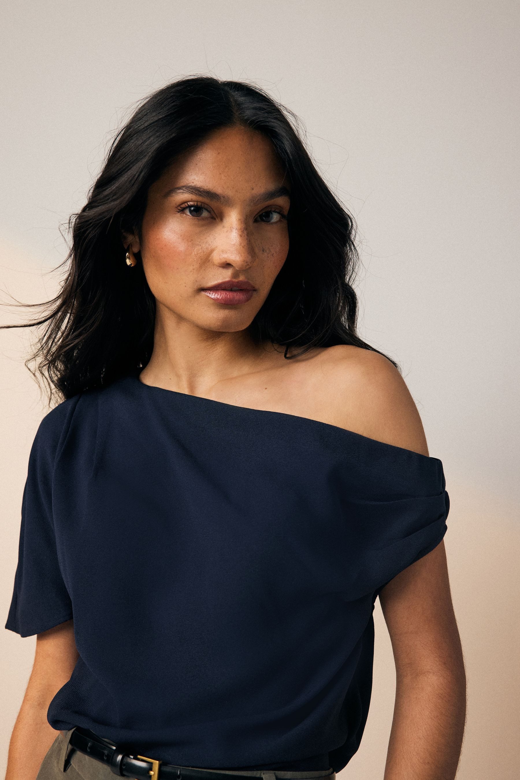 Next Shirtbluse Kurzarm-Oberteil mit asymmetrischer Drapierung (1-tlg) günstig online kaufen