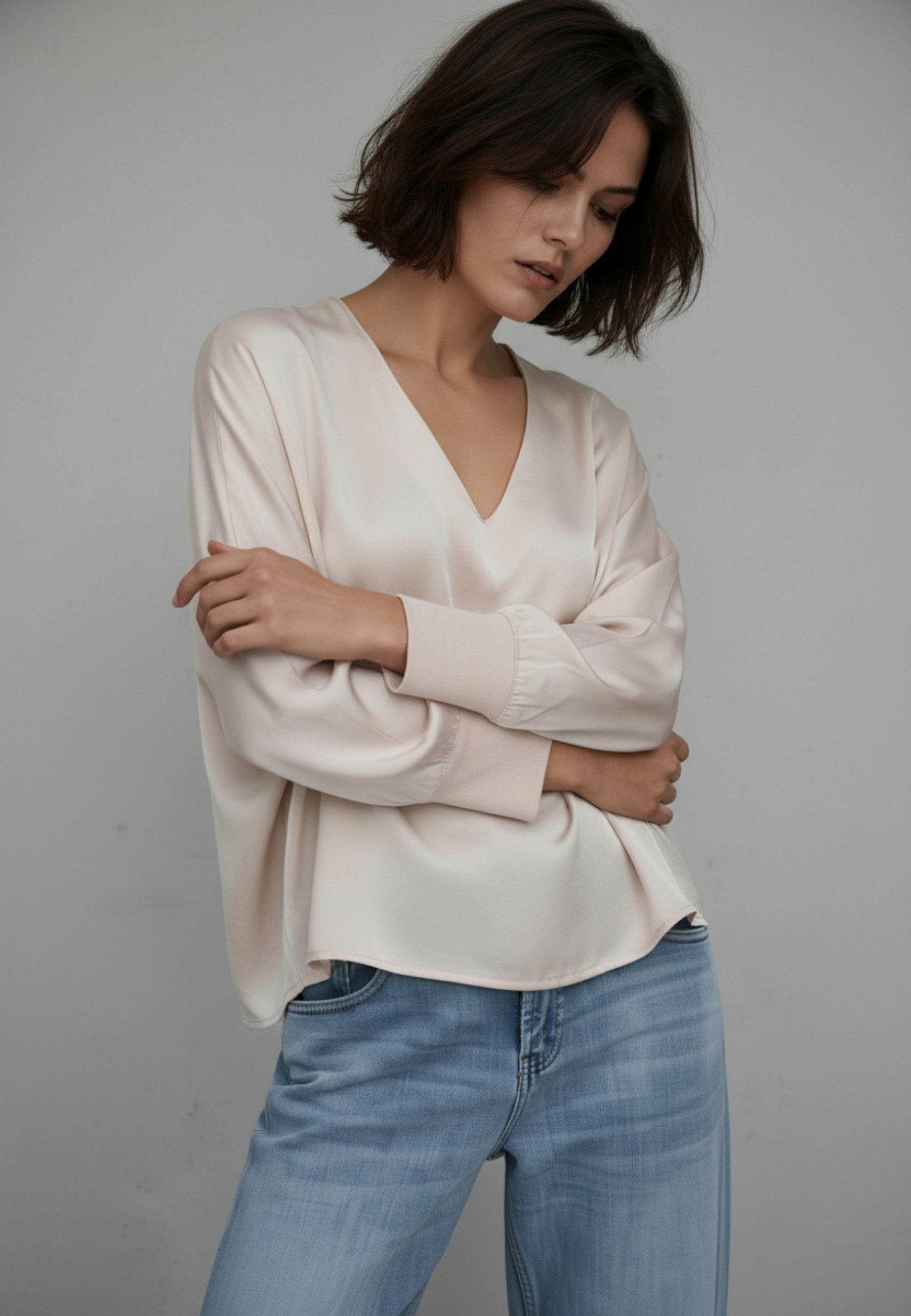 Andijamo-Fashion Schlupfbluse CHARMING Satinbluse mit dezentem Glanz