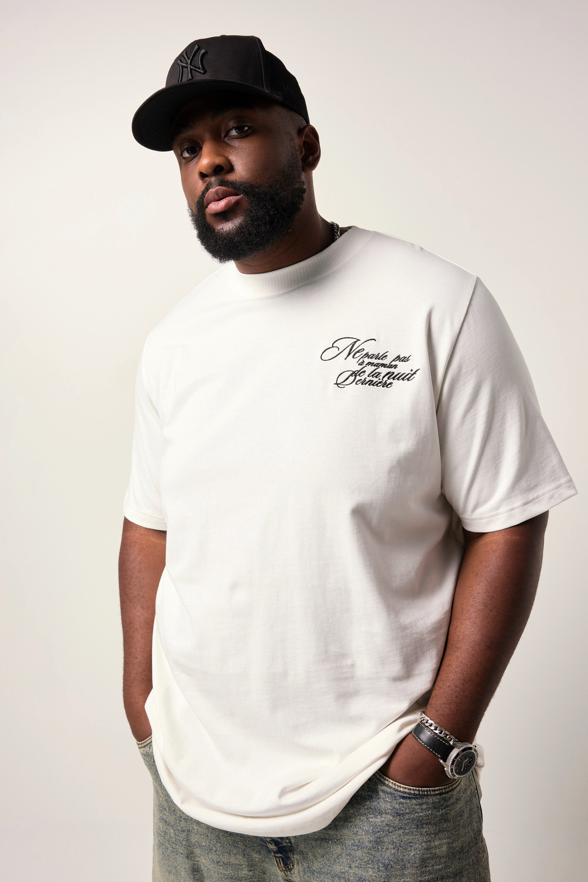 T-Shirt T-Shirt Halbarm Stickereien