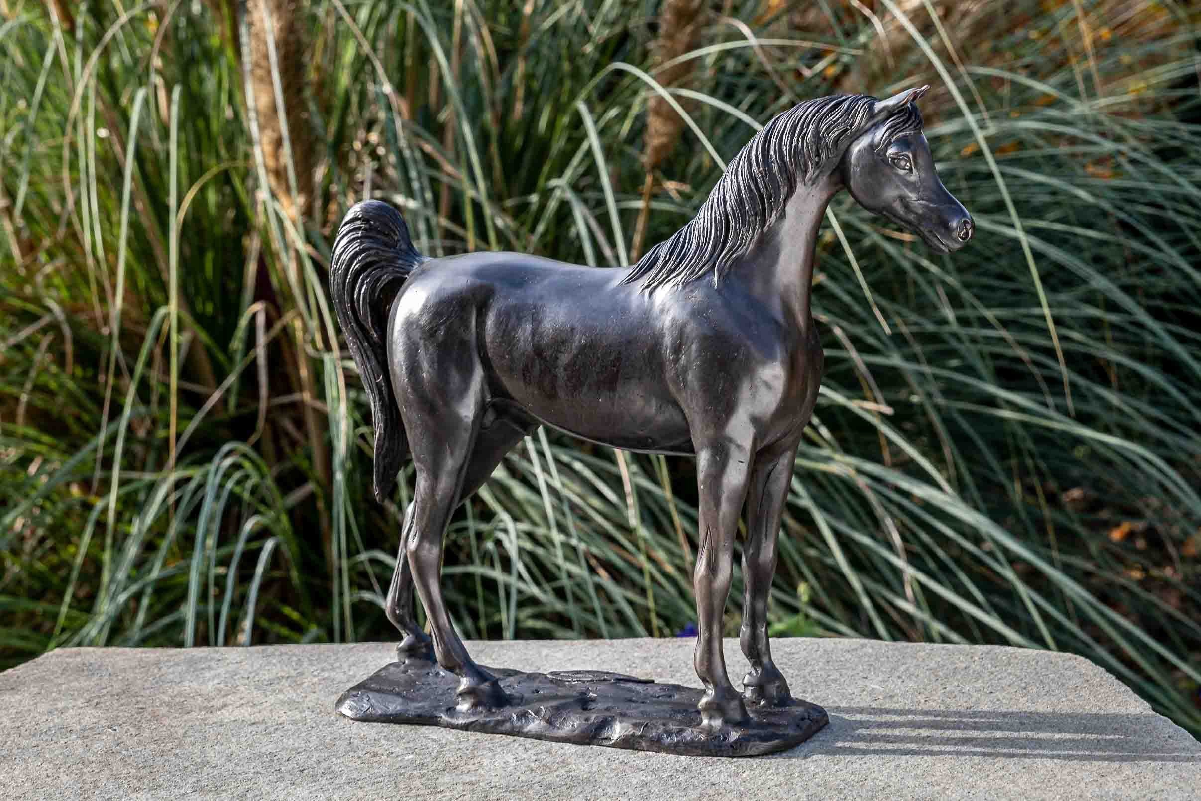 IDYL Gartenfigur IDYL Bronze-Skulptur Arabisches Pferd, Bronze