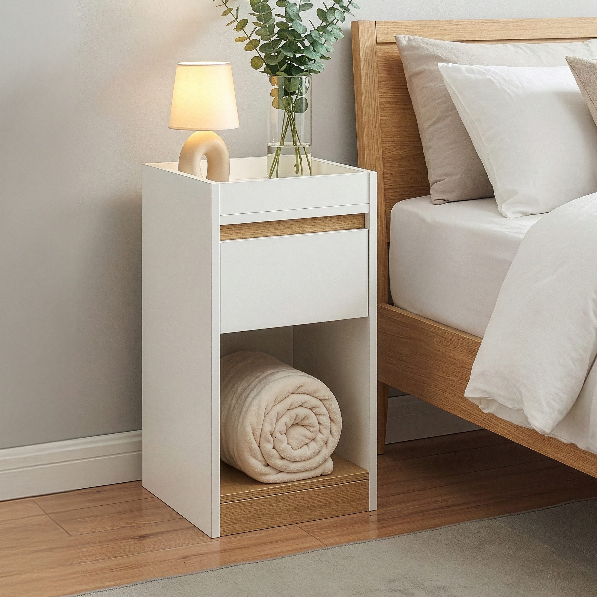 en.casa Nachttisch, »Lure« 55x30x35 cm 1 Schublade und 1 Ablagefach Weiß/Eicheoptik