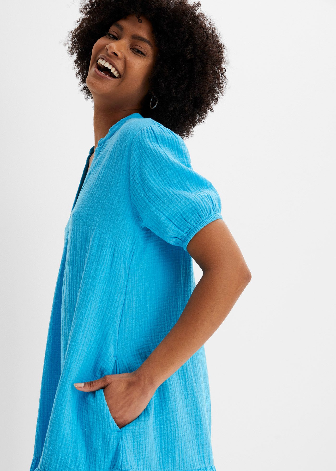 bonprix Minikleid aus Baumwoll-Musselin, Volant, kurze Puffärmel, bequeme A-Linie