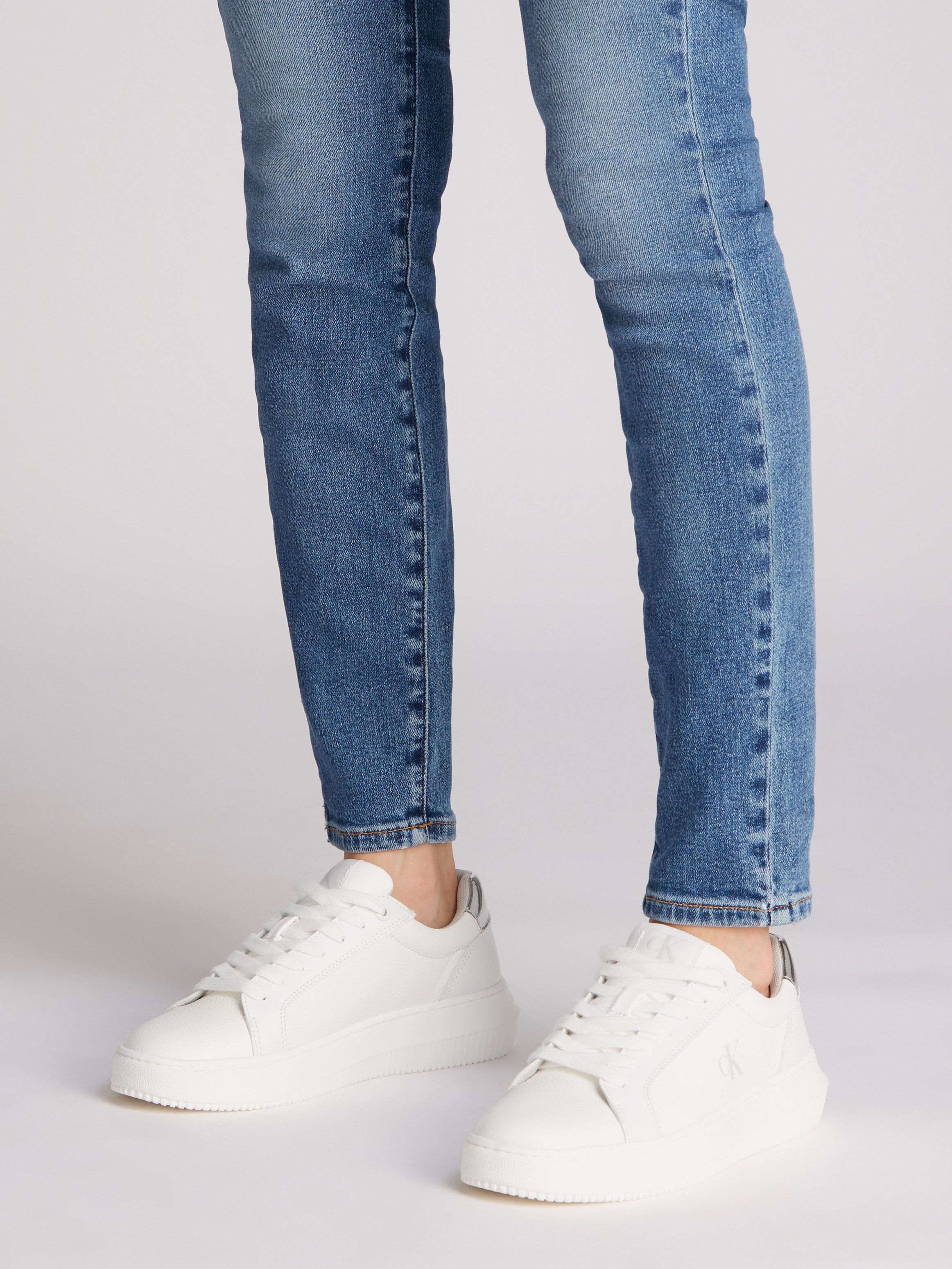 Calvin Klein Jeans CHUNKY CUPSOLE LOW MG Sneaker, Schnürschuh, Freizeitschuh, Halbschuh mit Fersenkontrast