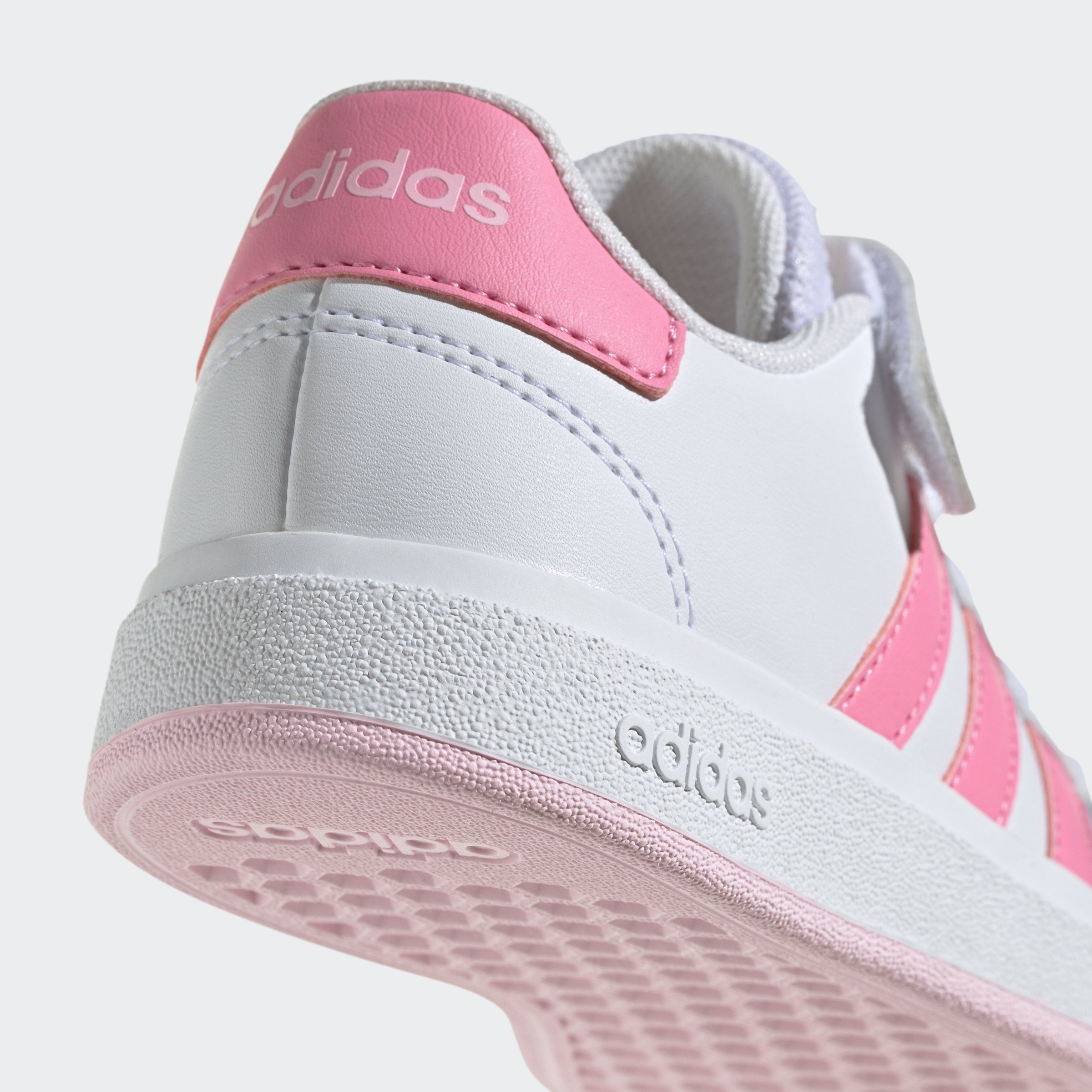 GRAND den COURT LACE ELASTIC Sneaker TOP Sportswear adidas Spuren STRAP FTWWHT/BLIPNK/CLPINK Design des AND COURT auf Superstar adidas