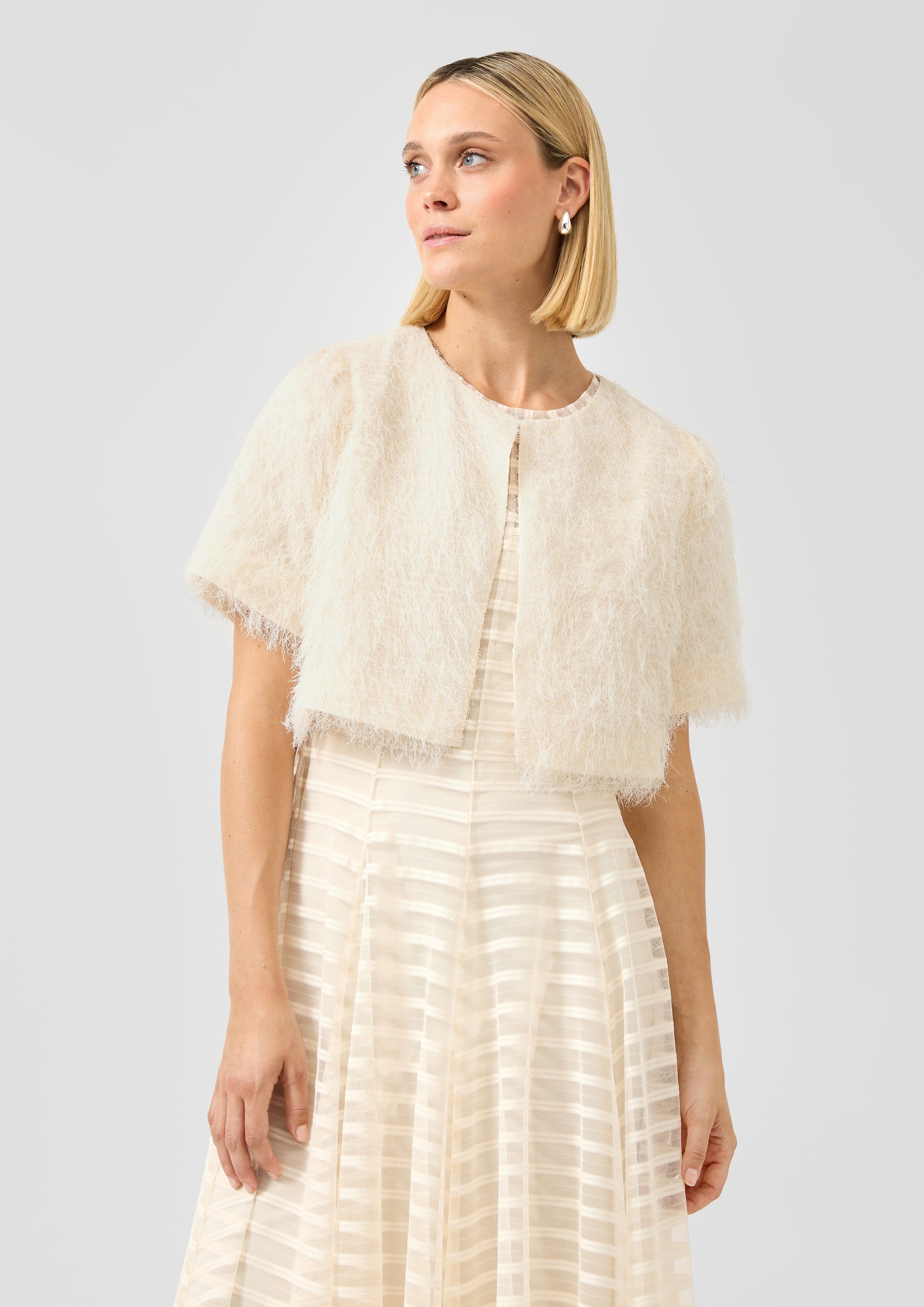 s.Oliver Jackenblazer Indoor-Jacke Festiver Kurzarm-Bolero