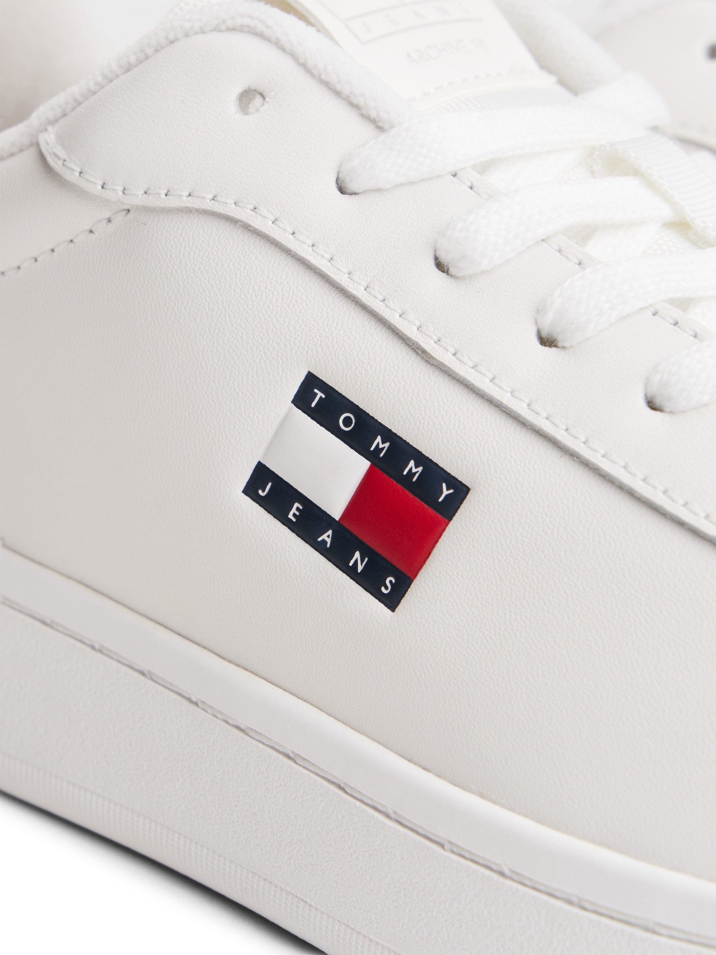 Tommy Jeans ARCHIVE' 98 Plateausneaker Freizeitschuh, Halbschuh, Schnürer mit Kontrastbesatz an der Ferse
