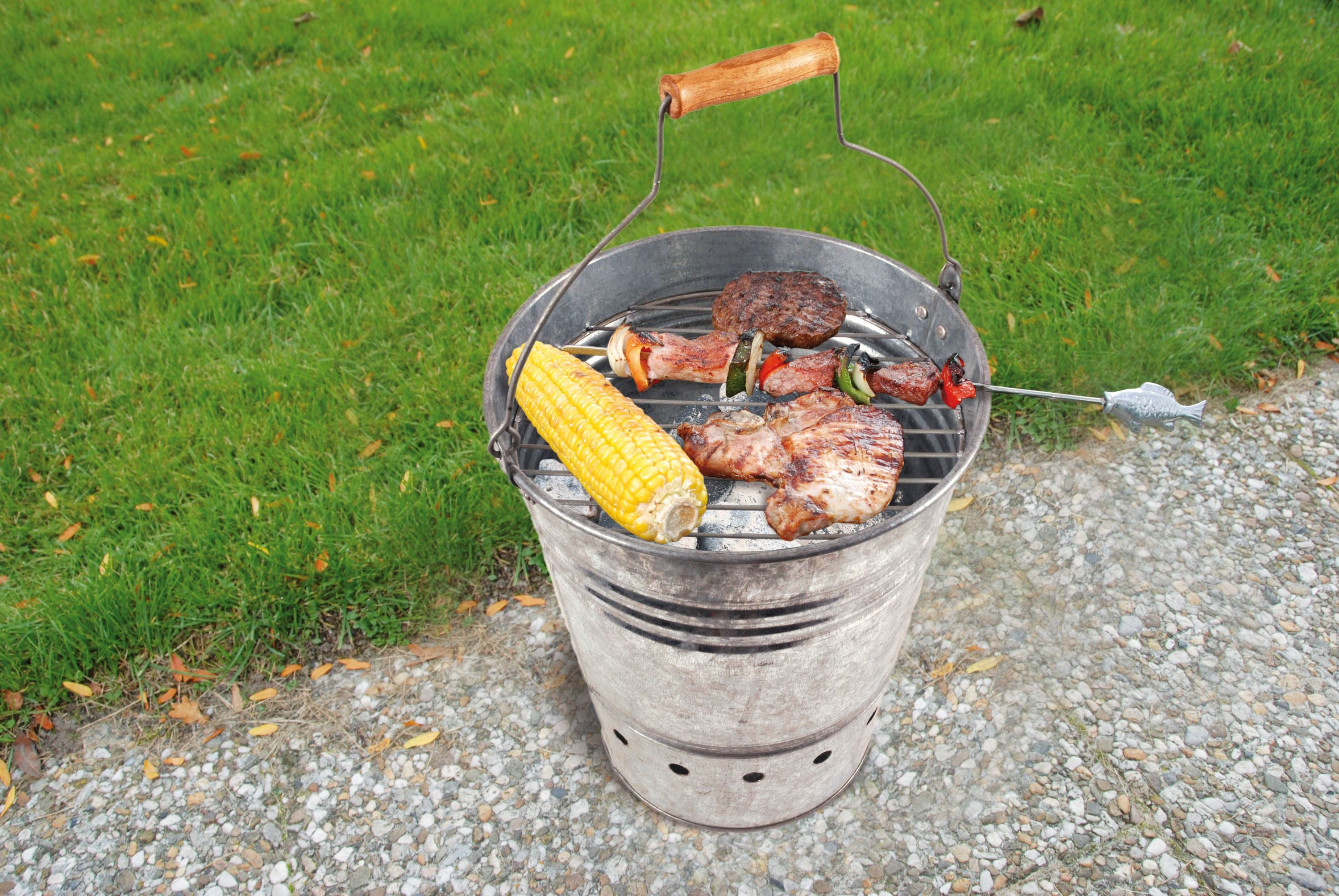 esschert design Feuerschale Grilleimer Grillkübel Minigrill BBQ Garten Grillen Picknickgrill