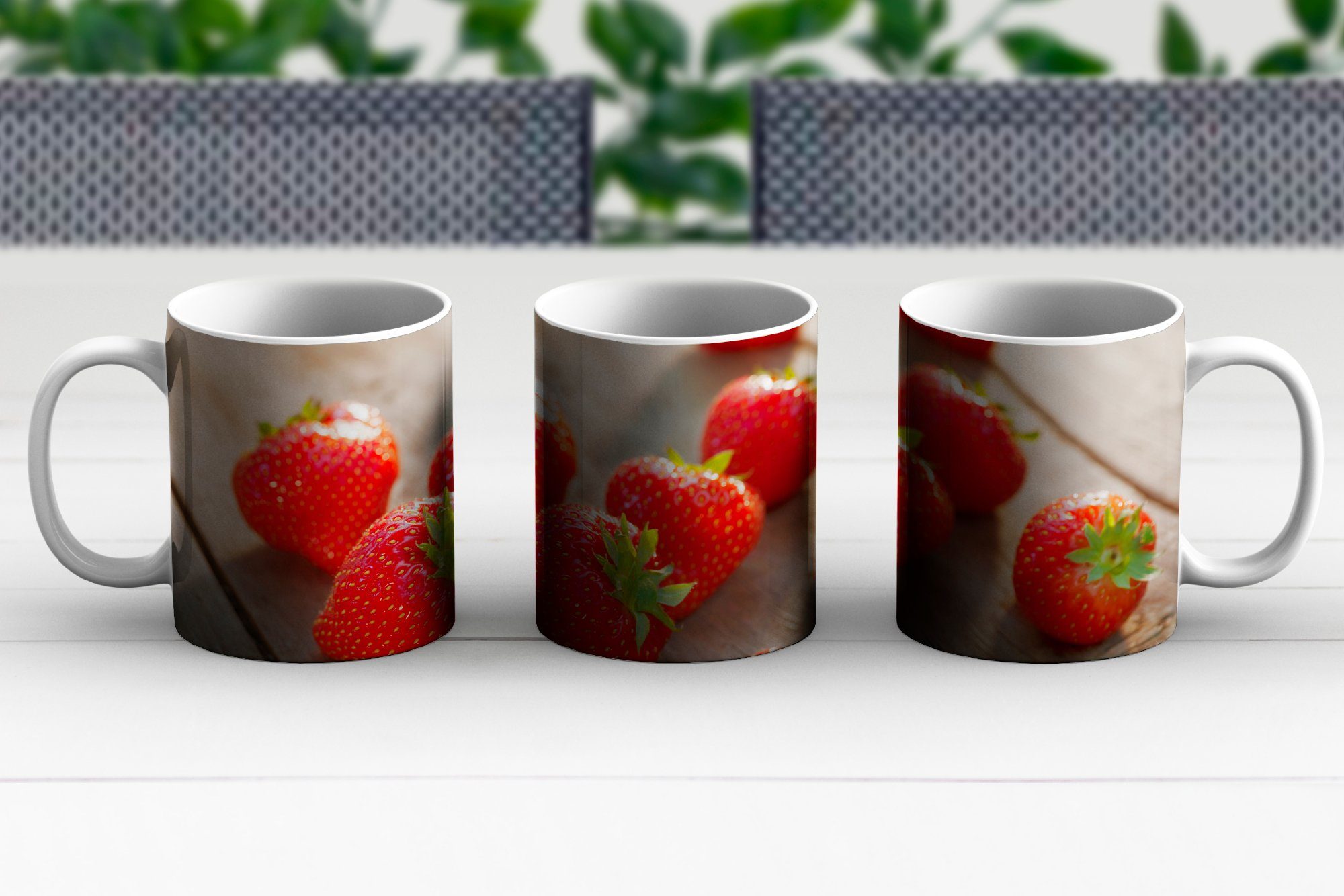 Erdbeere Teetasse, Becher, - MuchoWow Teetasse, Tisch, Kaffeetassen, Obst Keramik, Tasse - Geschenk
