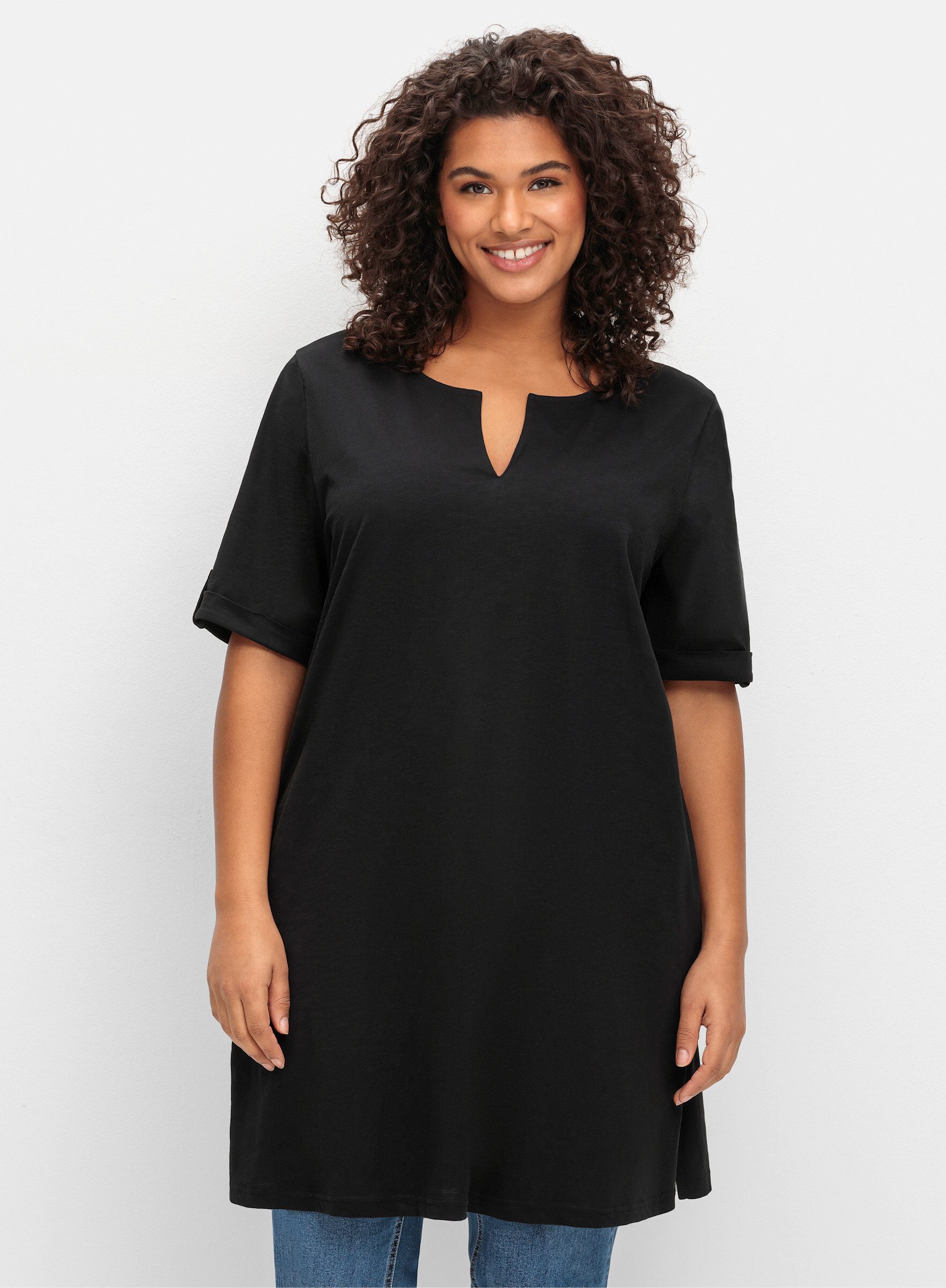Sheego T-Shirt Longshirt Kurzarm mit geschlitztem Ausschnitt günstig online kaufen