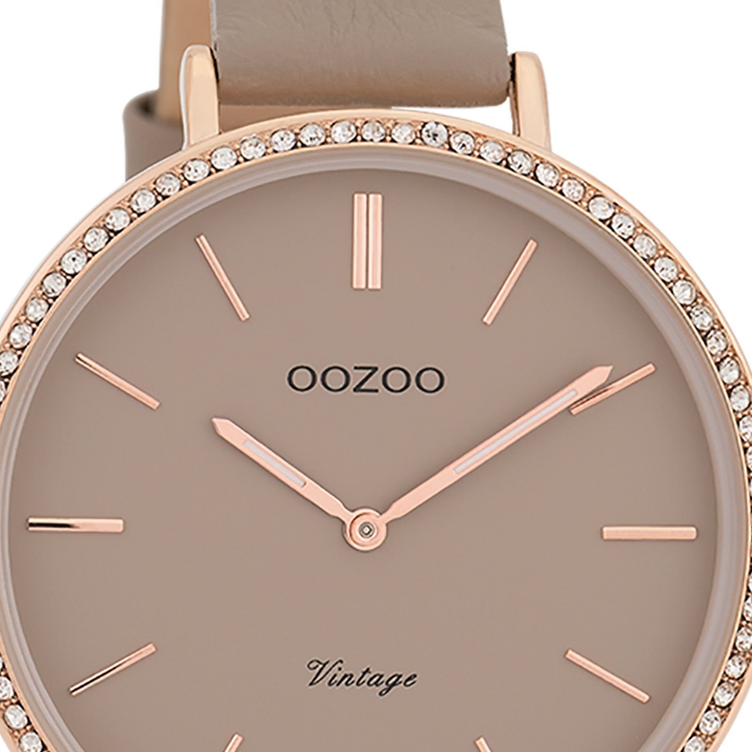 OOZOO Quarzuhr Oozoo Damen Armbanduhr taupe, Damenuhr rund, groß (ca. 40mm)  Lederarmband, Fashion-Style