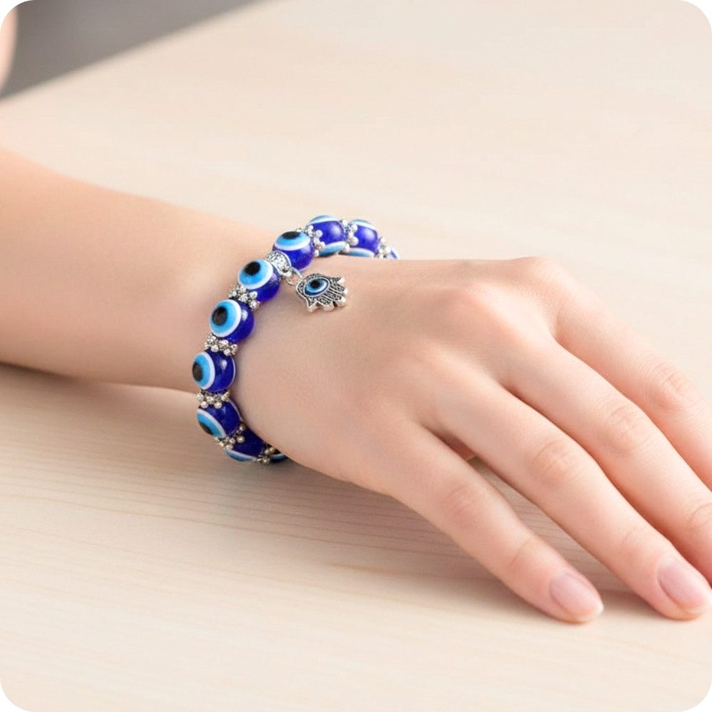 YouBella Charm-Armband Evil Eye Armband Silberfarben Kristall verstellbar, Nickel- & bleifrei, Hautfreundlich, Verstellbar – Bild 4 von 5