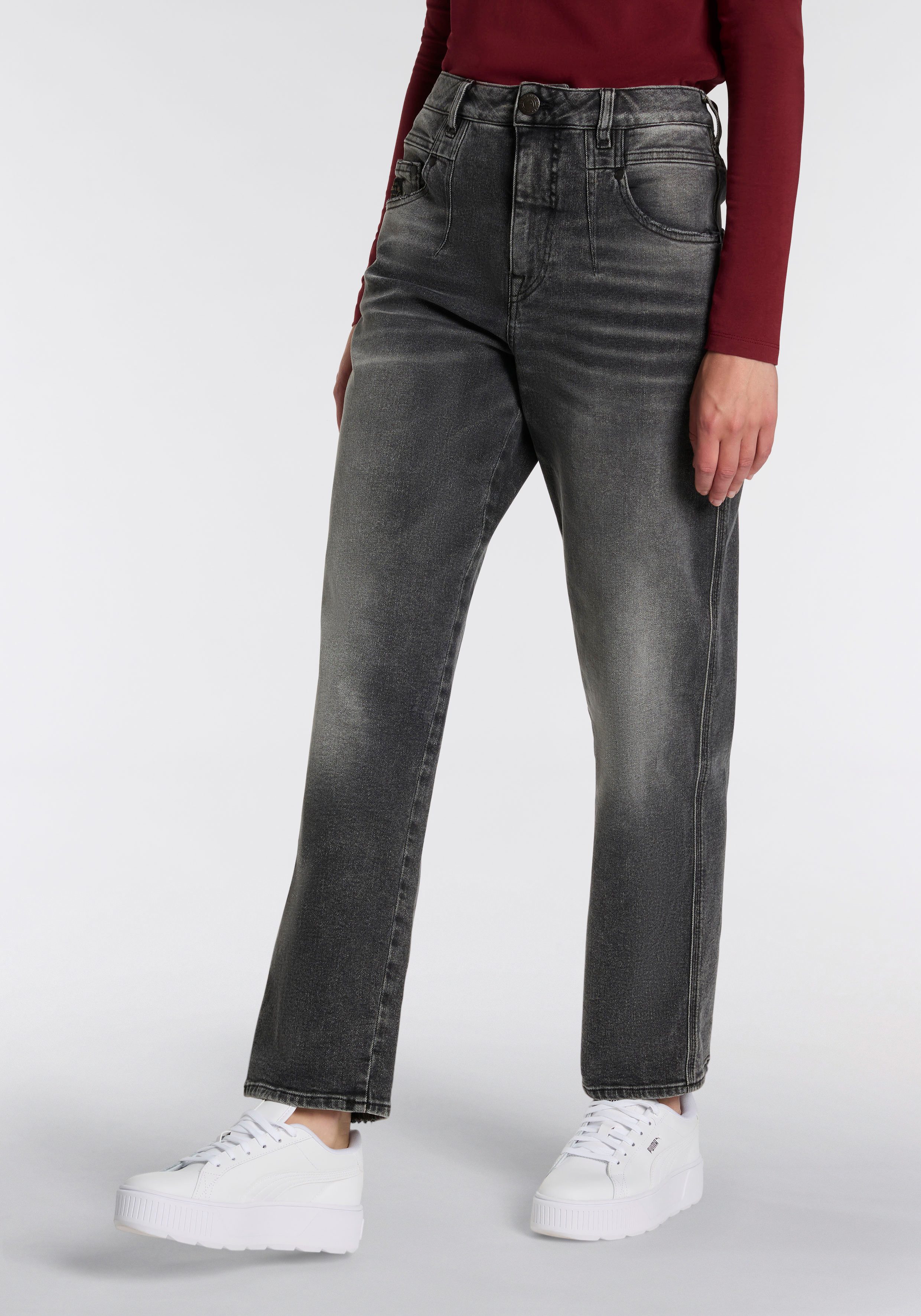 Herrlicher 5-Pocket-Jeans Brooke Denim Black im Loose Fit, mit Abnähern günstig online kaufen