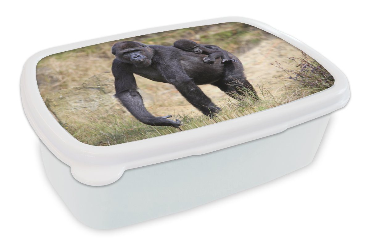 MuchoWow Lunchbox Bild eines Gorillas mit einem Jungtier auf seinem Rücken, Kunststoff, (2-tlg), Brotbox für Kinder und Erwachsene, Brotdose, für Jungs und Mädchen weiß