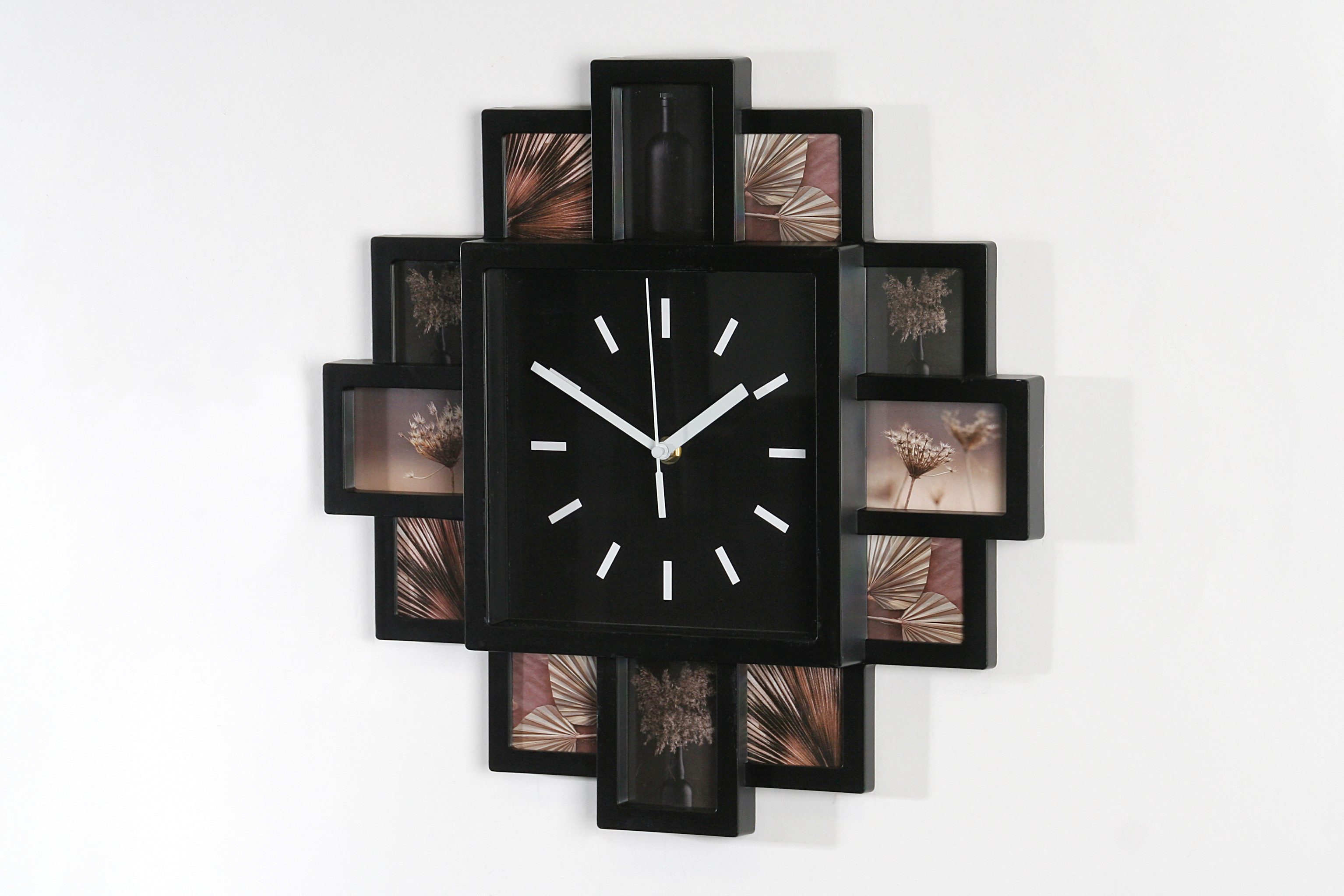 Wackadoo Living Wanduhr mit Fotogalerie (für 12 Bilder Bildercollage) günstig online kaufen