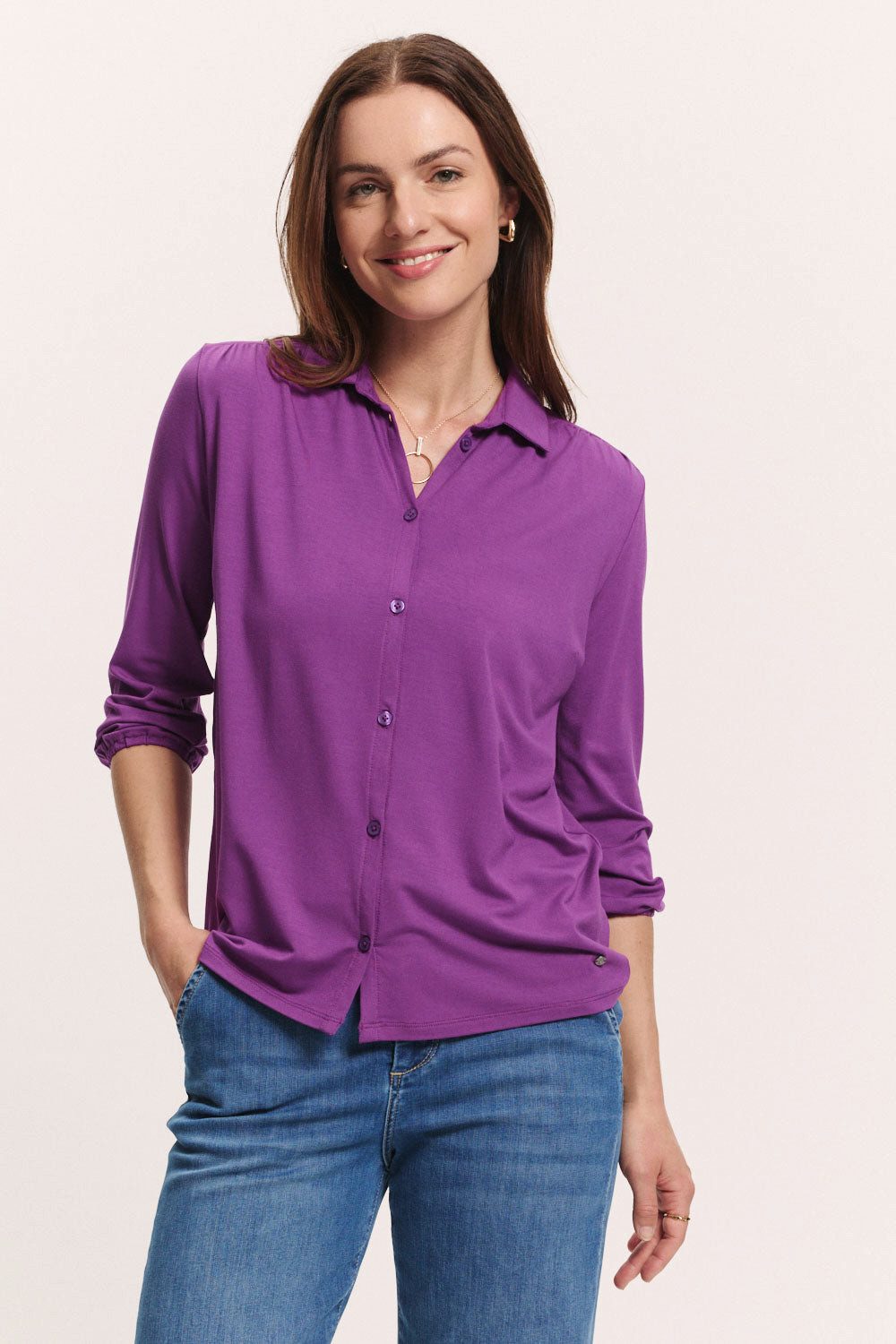 Tranquillo Hemdbluse Jerseybluse Kaaty aus EcoVero™ Viskose Nachhaltiger EcoVero-Jersey, weich und pflegeleicht