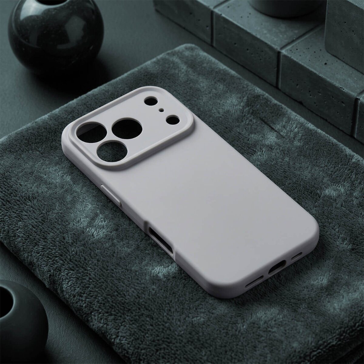TFO Handyhülle Silikon Kompatibel mit iPhone 18 Pro Max / 17 Pro Max Silber 6,9, Microfleece-Futter und matte Oberfläche – Bild 2 von 5