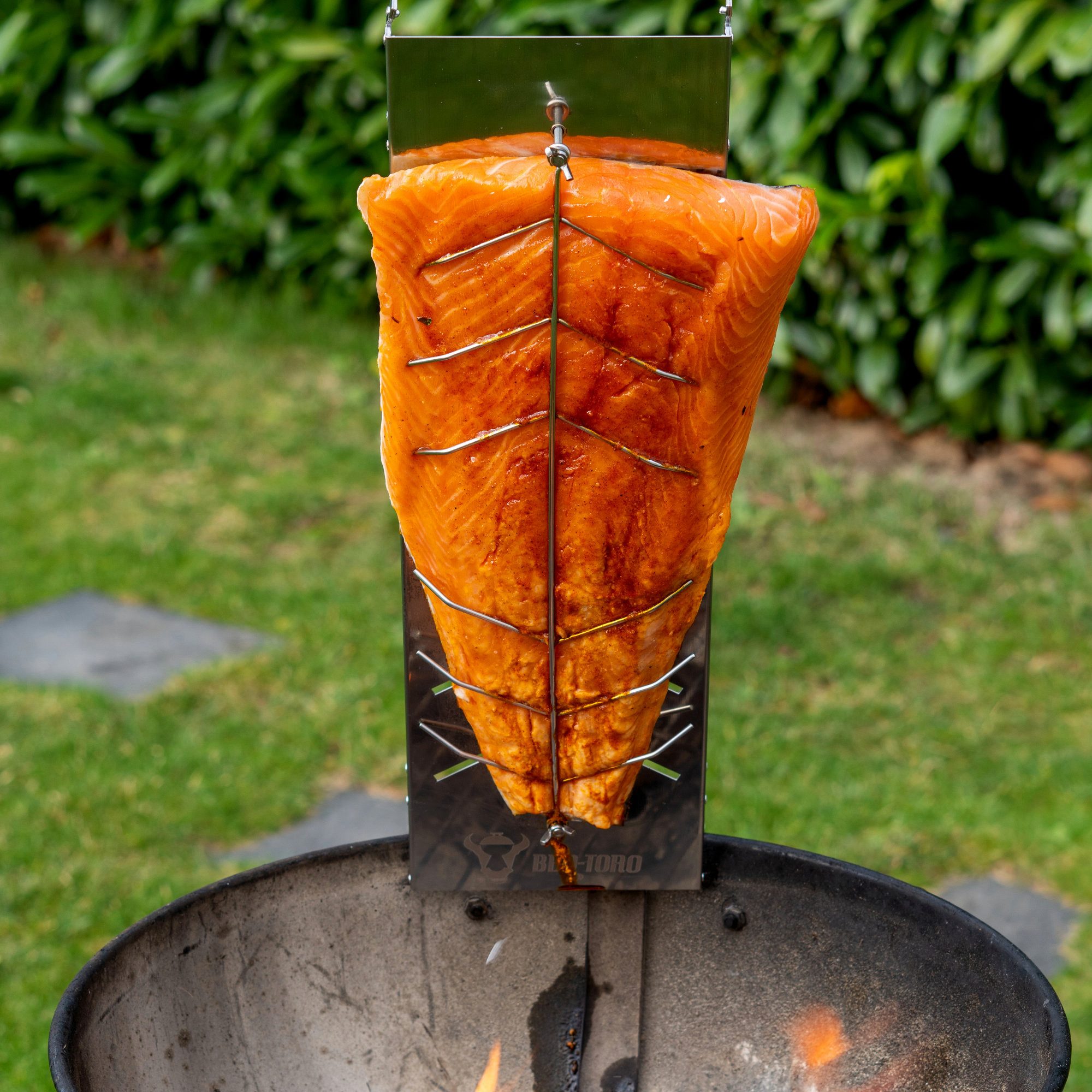 BBQ-Toro Räucherbrett Edelstahl Flammlachsbrett für Fisch und Lachsfilet, Grill, Kugelgrill, Edelstahl