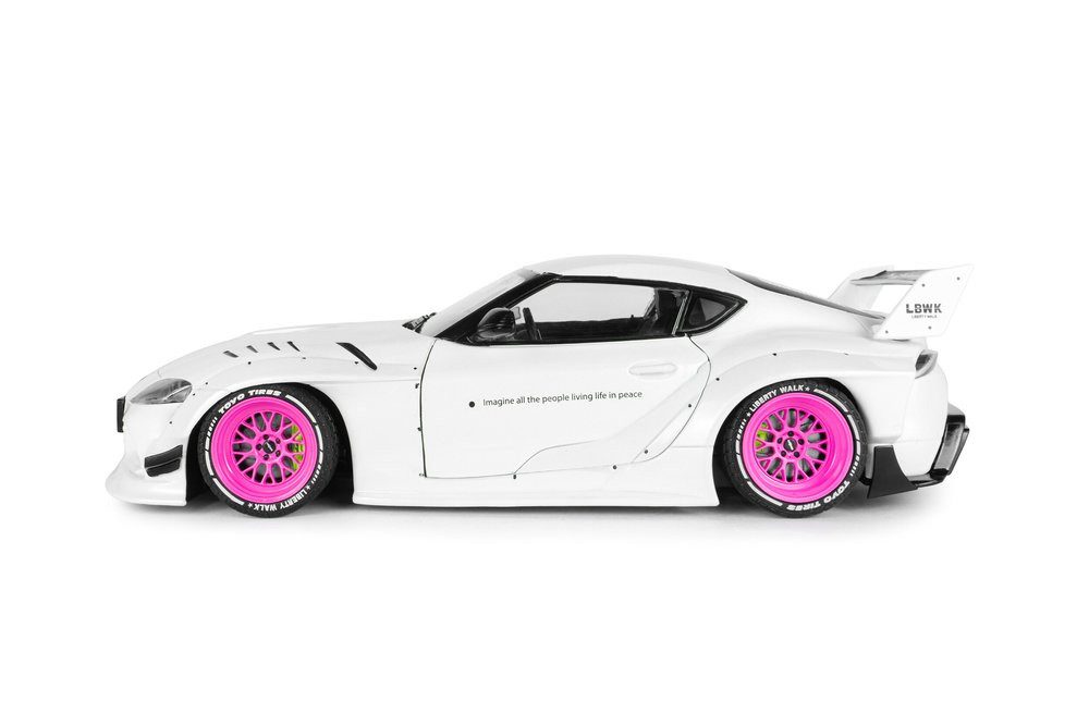 Solido Modellauto Toyota GR Supra LWB 2025 weiß pink, Maßstab 1:18