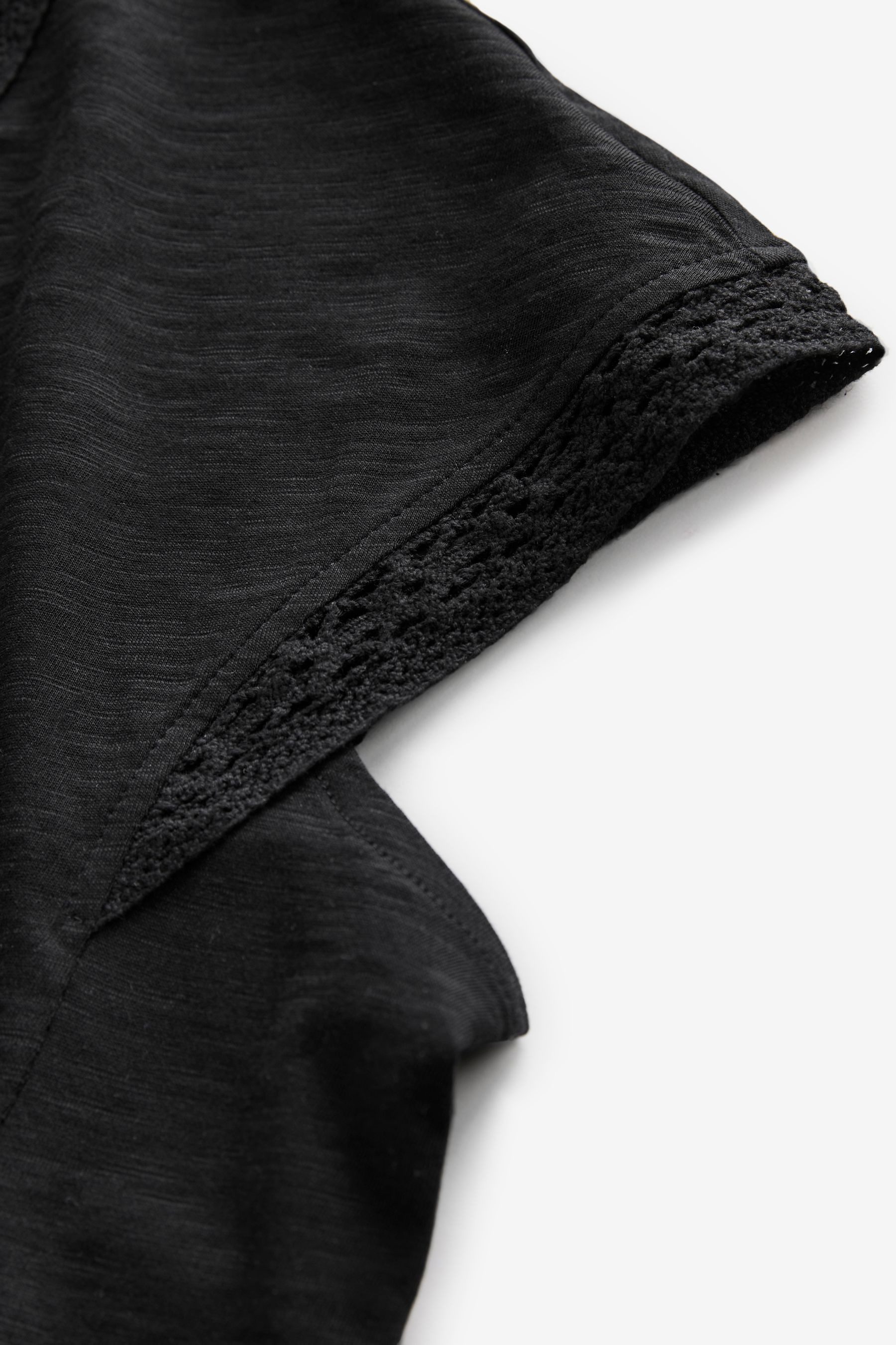 Next V-Shirt Kurzarmoberteil, V-Ausschnitt, Spitze + Ballonsaum (1-tlg)