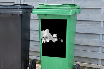 MuchoWow Wandsticker Orchidee - Blumen - Schwarz - Rosa - Knöpfe (1 St), Mülleimer-aufkleber, Mülltonne, Sticker, Container, Abfalbehälter