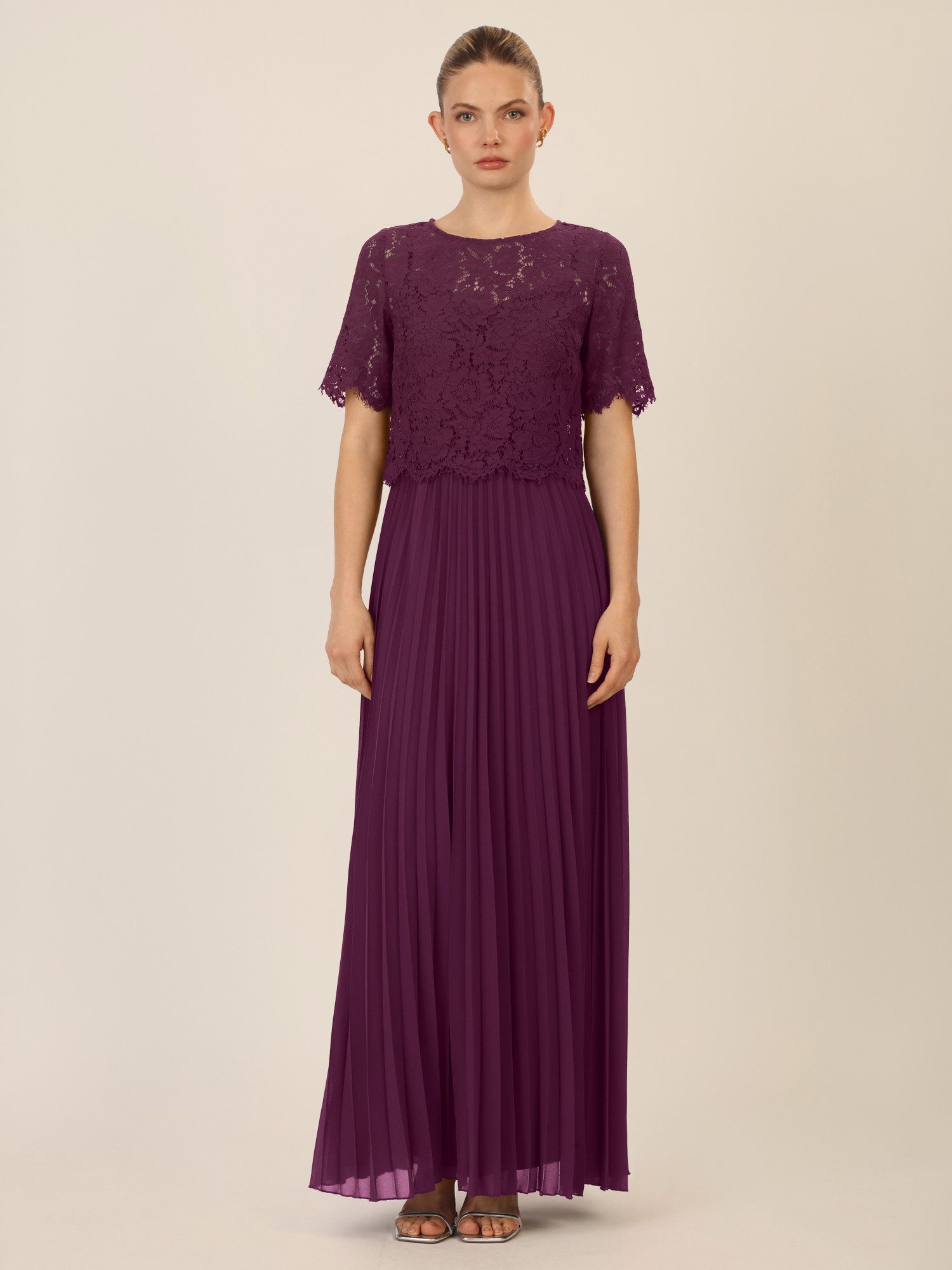 Apart Abendkleid mit Spitzenoberteil und Plisseerock günstig online kaufen