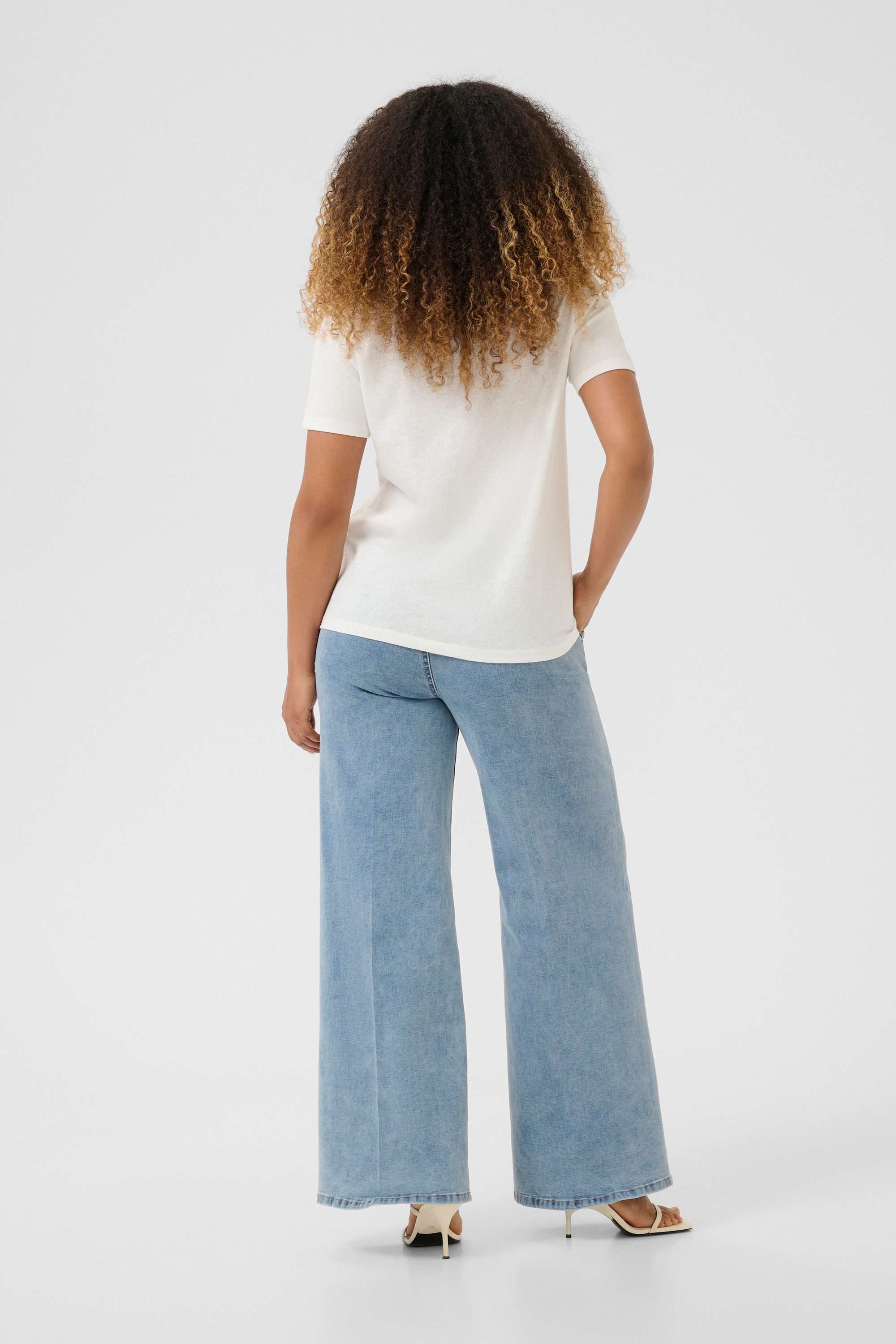 Cream T-Shirt T-shirt CRWika