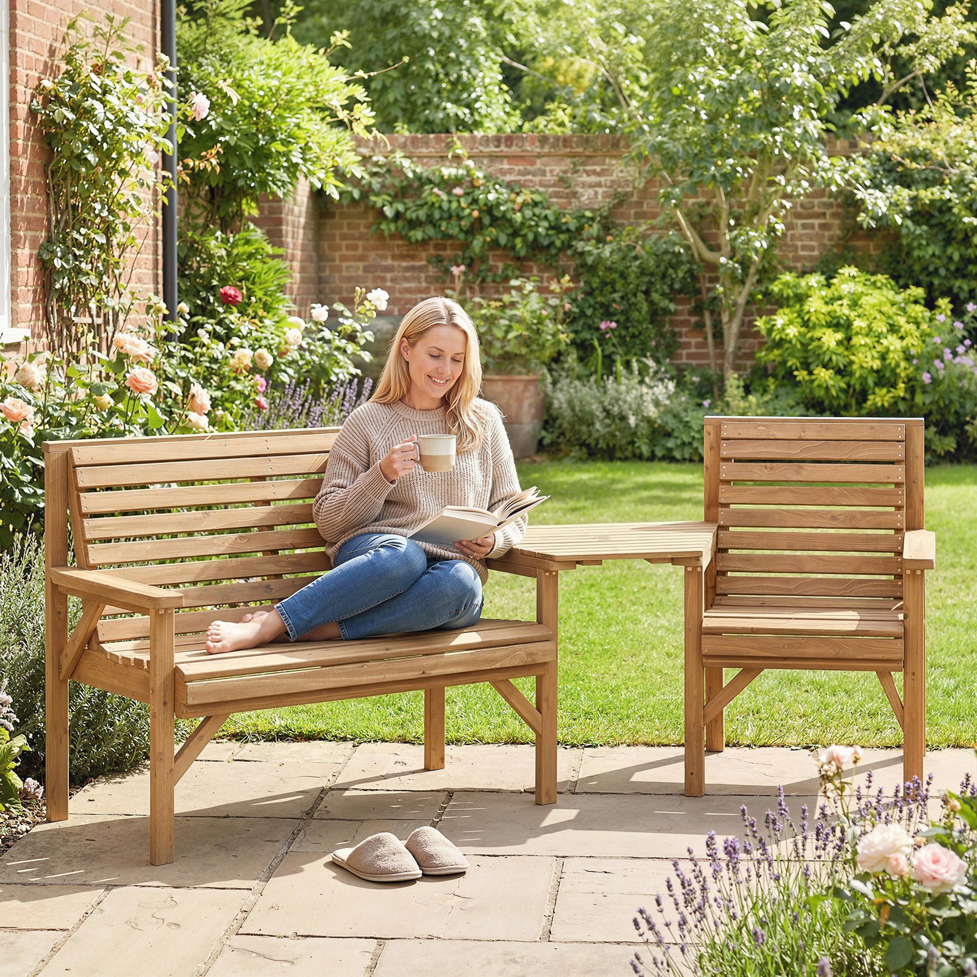 Outsunny Gartenlounge-Set Balkonmöbel Set mit Sonnenschirmloch, Bank, abnehmbarem Tisch, (Sitzgruppe, 3-tlg., Gartenstühle), für Balkon, Terrasse, Garten, Naturholz, 121 x 65 x 90 cm