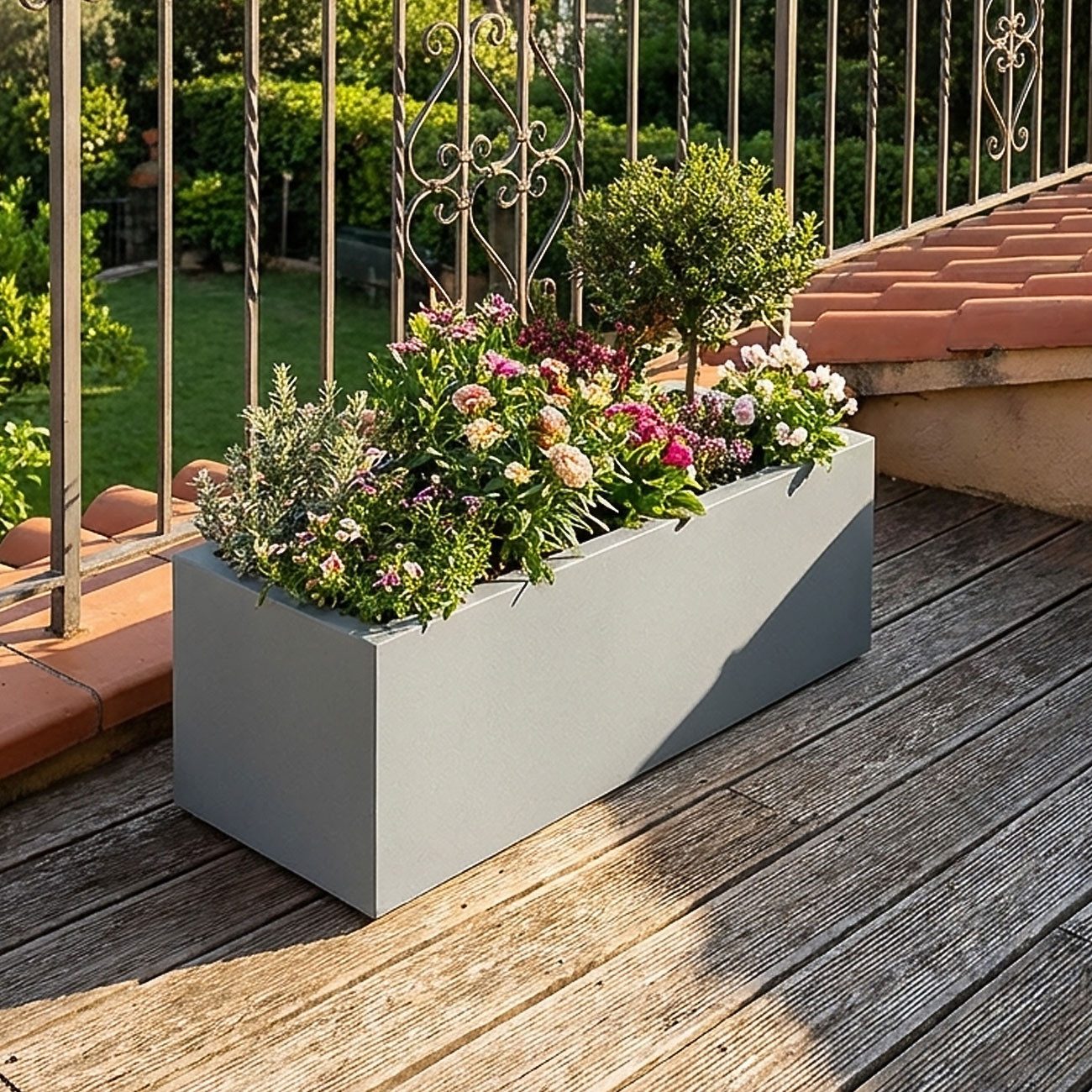 Prosperplast Blumentopf Blumentopf Rechteckig 58cm Beton-Grau, Pflanzkasten 21L, frostsicher, Mit Wasserauslass am Boden mit Gummistopfen verschliessbar