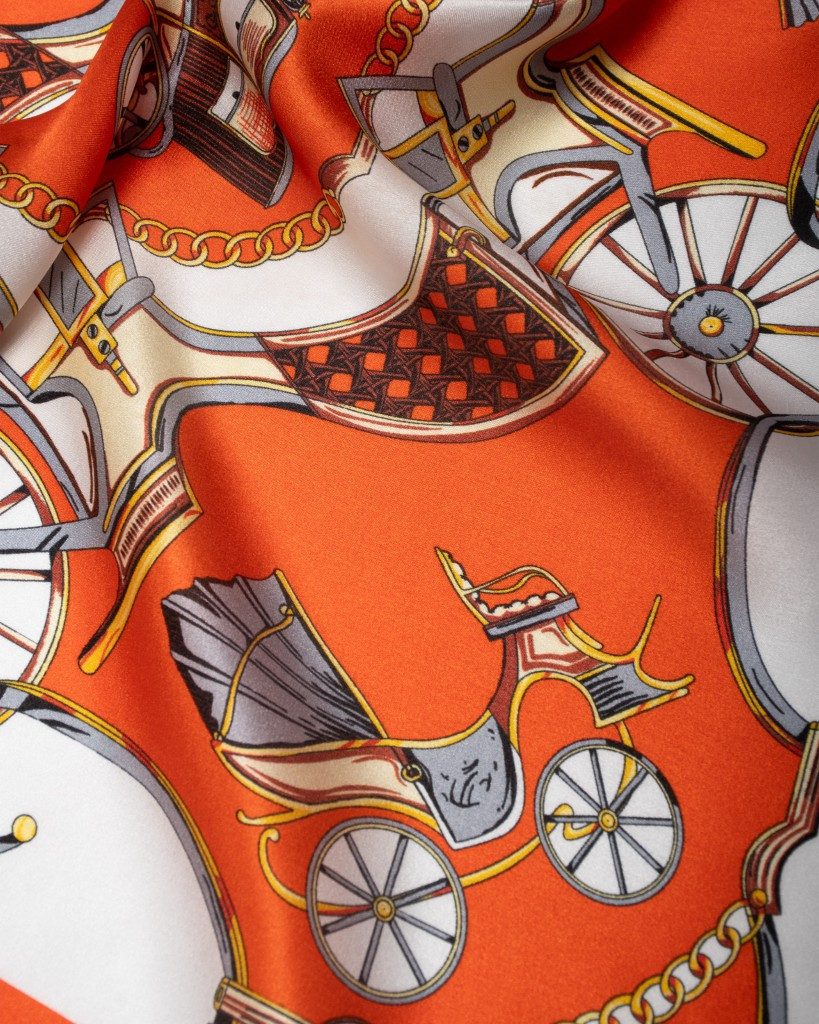 MayTree Seidentuch quadratisch Märchenkutsche 53x53 orange, (Stück), 100% Seide