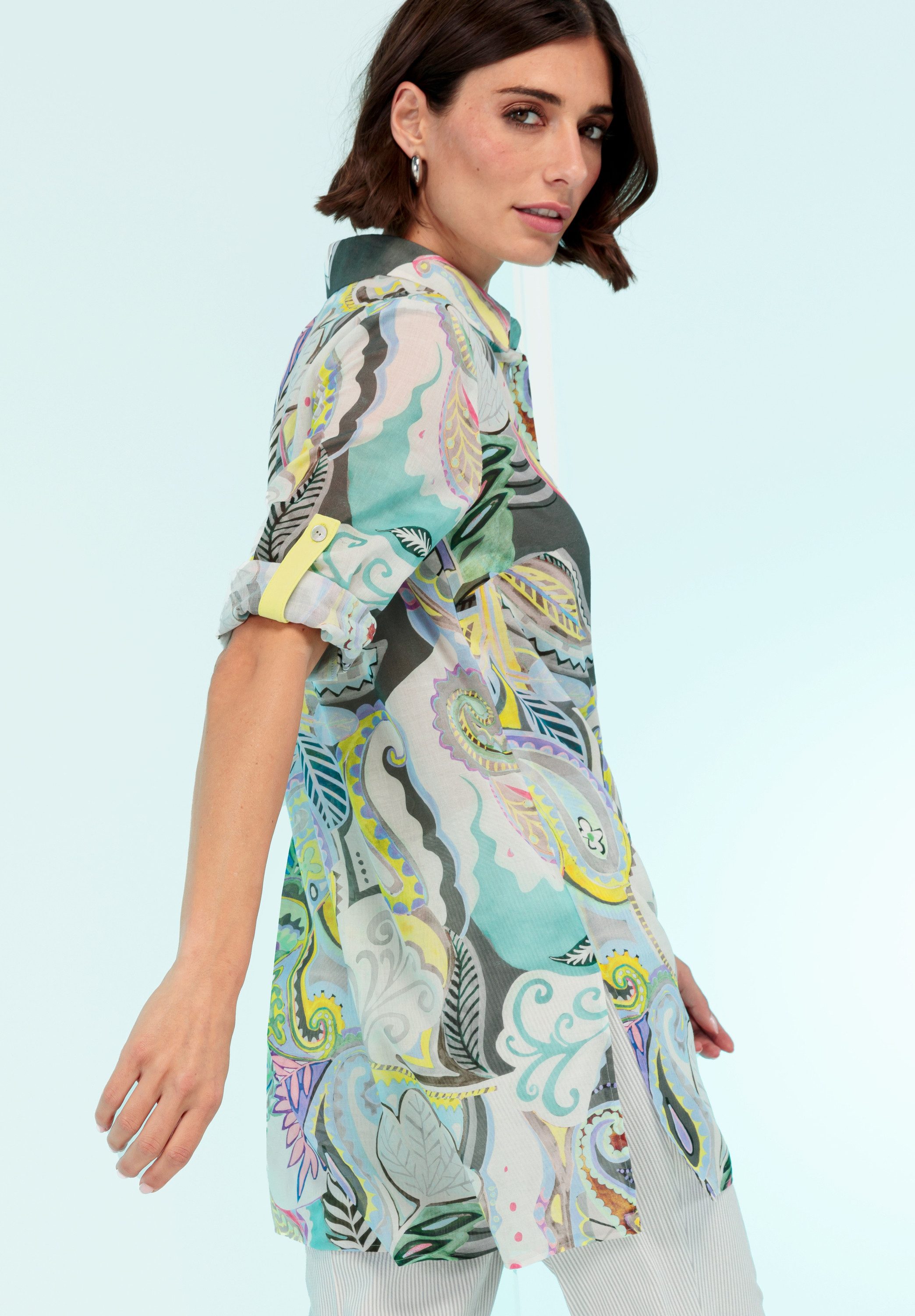 bianca Longbluse DAIRA mit modernem Paisley Muster in Trendfarben