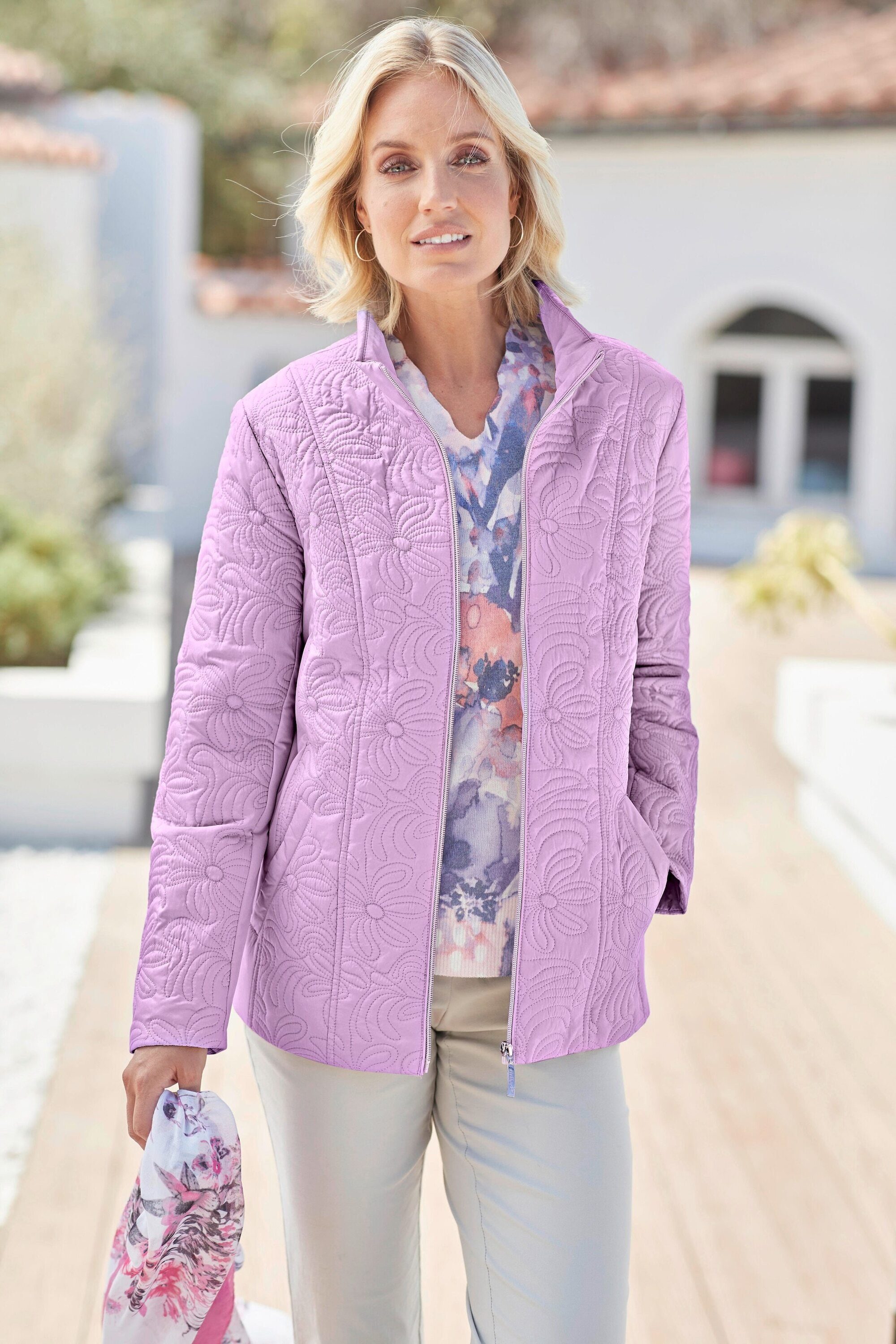 GOLDNER Steppjacke Jacke mit floraler pastelllila Steppung