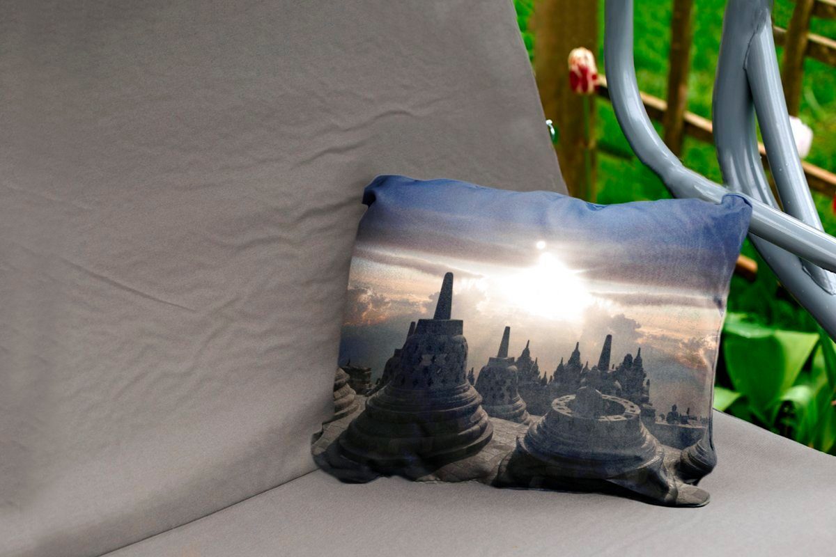 Kissenhülle Dekokissenbezug, Sonnenuntergang, Outdoor-Dekorationskissen, MuchoWow Polyester, bei Dekokissen Borobudur