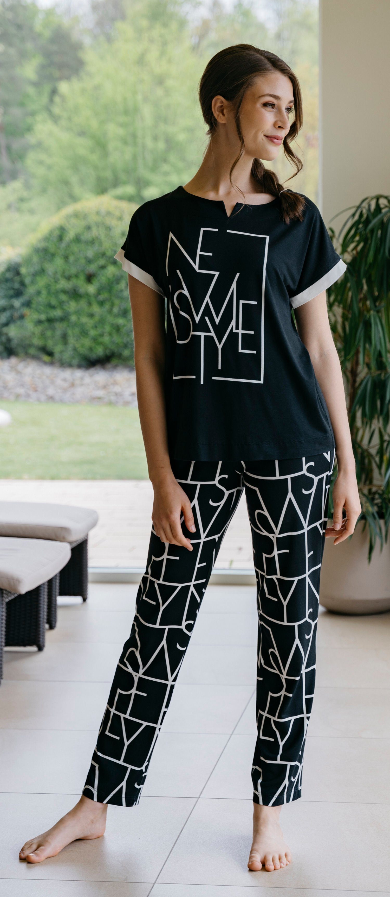 HUTSCHREUTHER Schlafanzug Modischer Damen Pyjama (2 tlg) Modisches Design