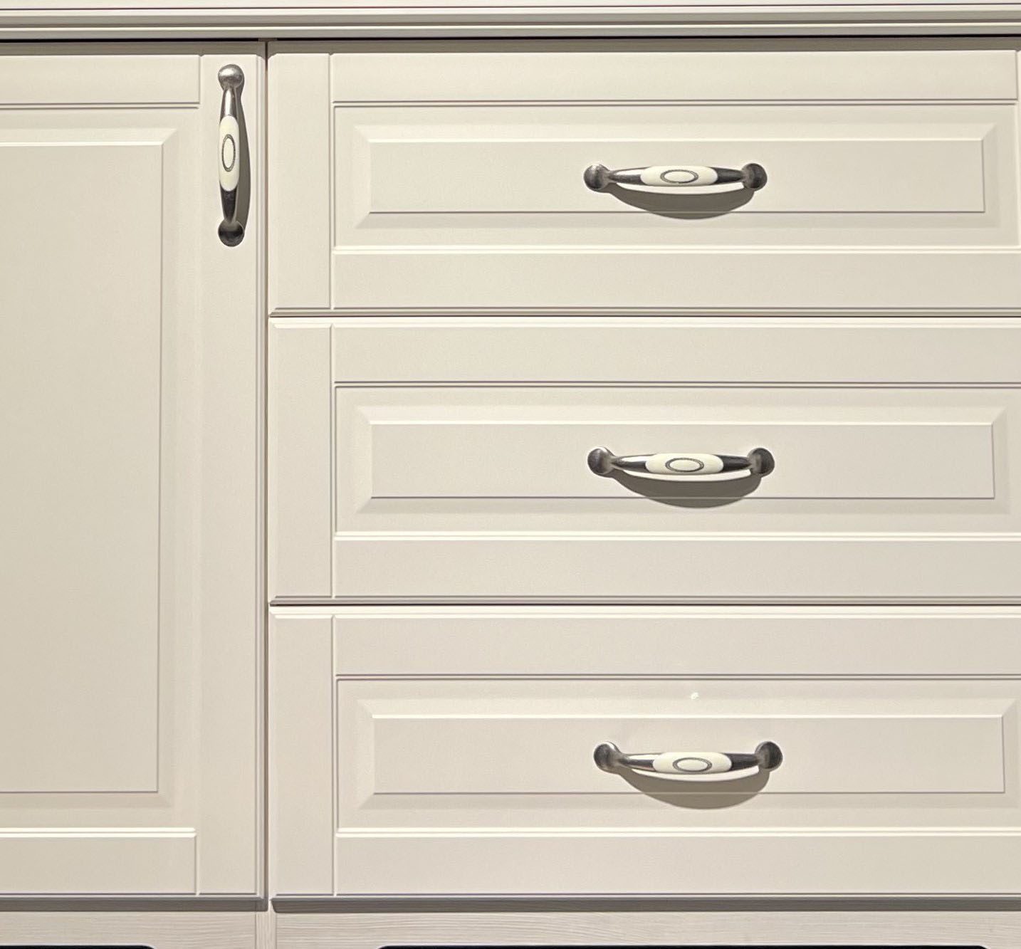 OTTO home Kombikommode Evergreen, Maße: B/T/H 131/48/88cm, Soft-Close-Funktion (1-türig und 3 Schubladen), im klassischen Landhausstil,FSC-zertifiziert,hochwertige UV Lackierung