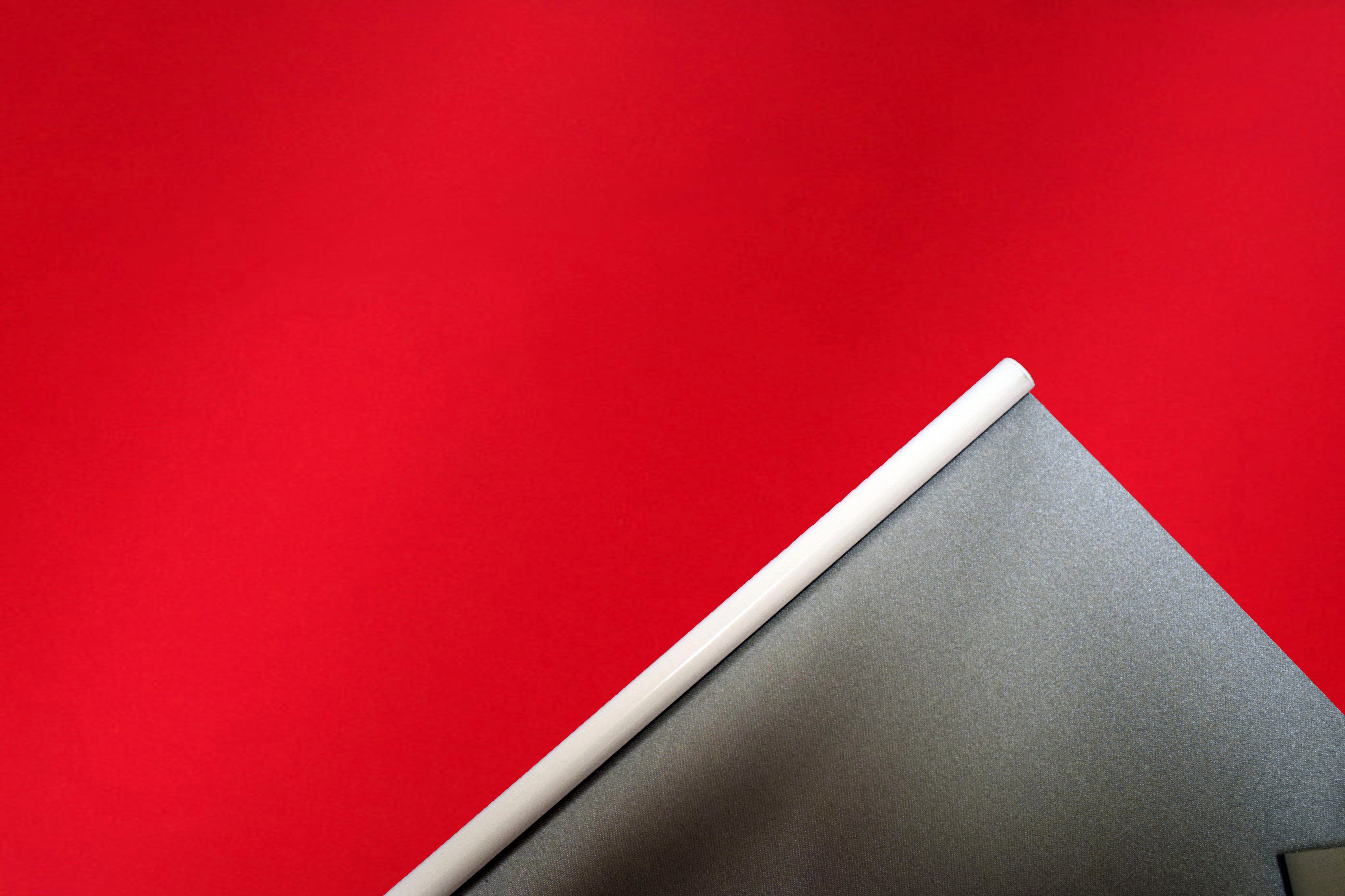 Seitenzugrollo One size Style Satin Perl, rot sunlines, freihängend, Lichtschutz, Germany in Made verschraubt