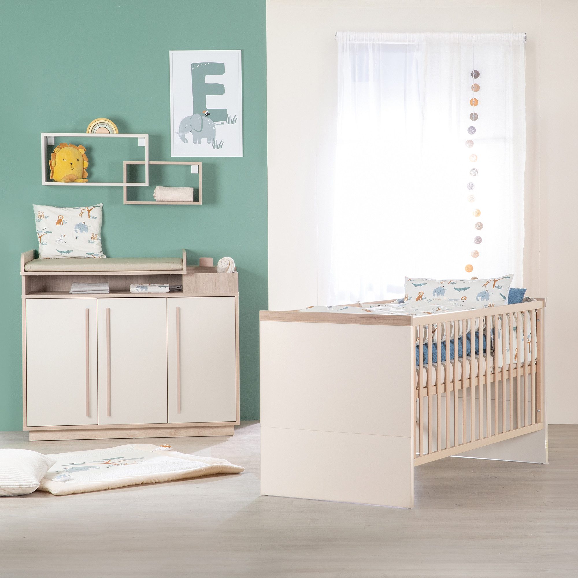 roba® Babymöbel-Set Elva - modernes Kinderzimmer in Cashmere, (Set, 2-tlg., Kombi-Kinderbett 70x140 cm & Wickelkommode), Griffe & Füße aus Massivholz - Skandinavisches Design - MADE IN EUROPE
