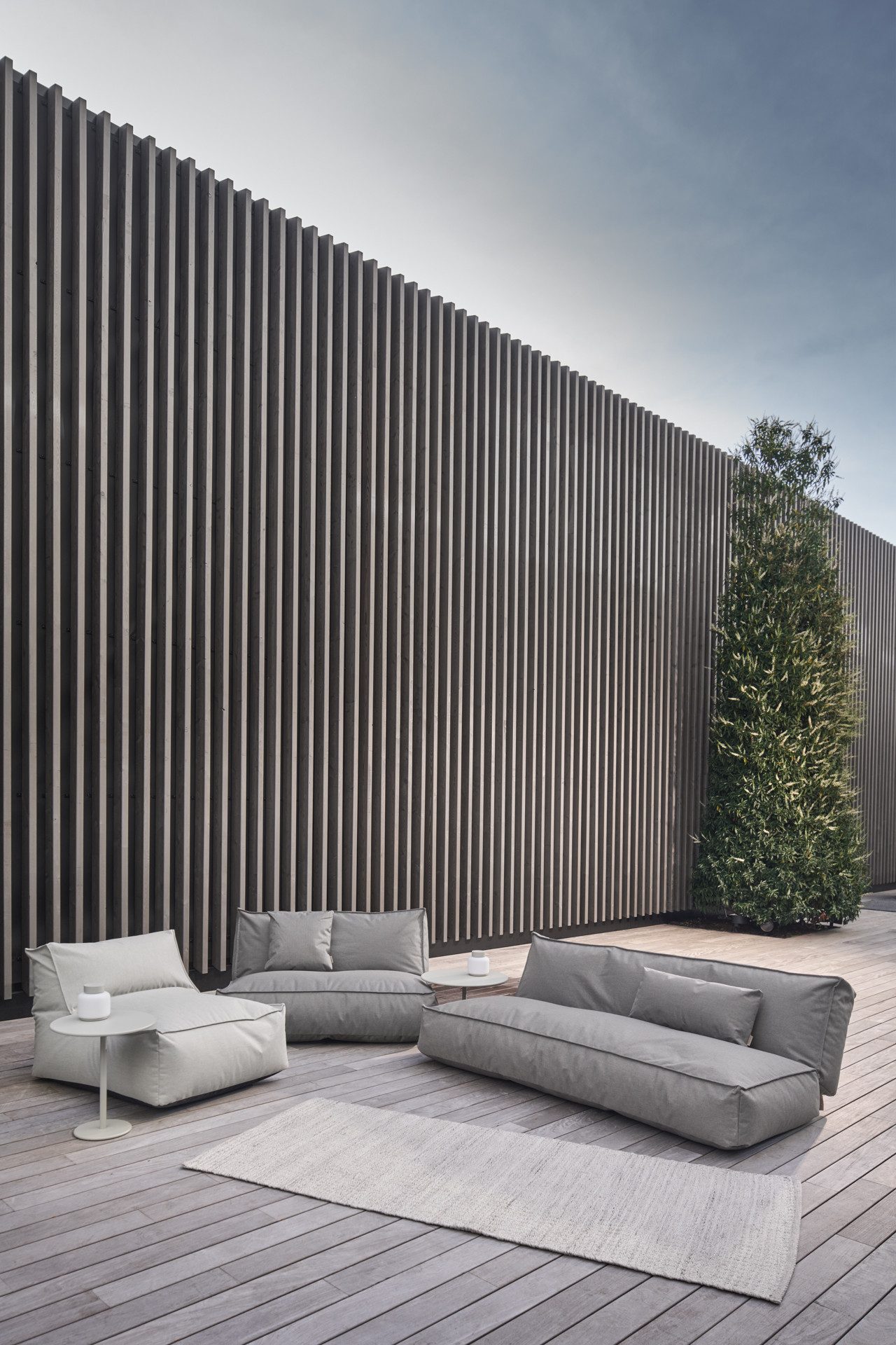 blomus Ablagetisch -STAY- Garten Beistelltisch, Outdoor-Gartentisch: Modernes Design, Korrosionsbeständig