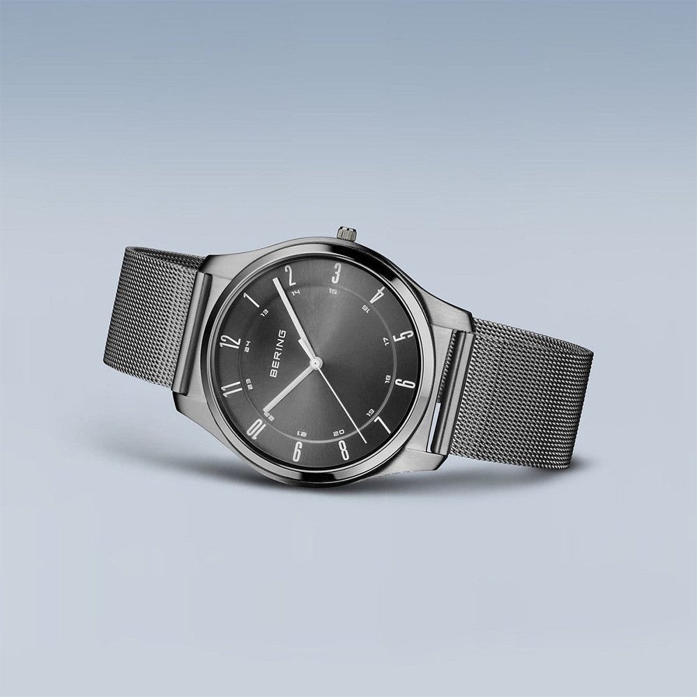 Bering Quarzuhr Bering Ultra Slim grau poliert/gebürstet 18340-377 18340-377, Hochwertiges Produkt mit zeitlosem Design, sorgfältiger Verarbeitung