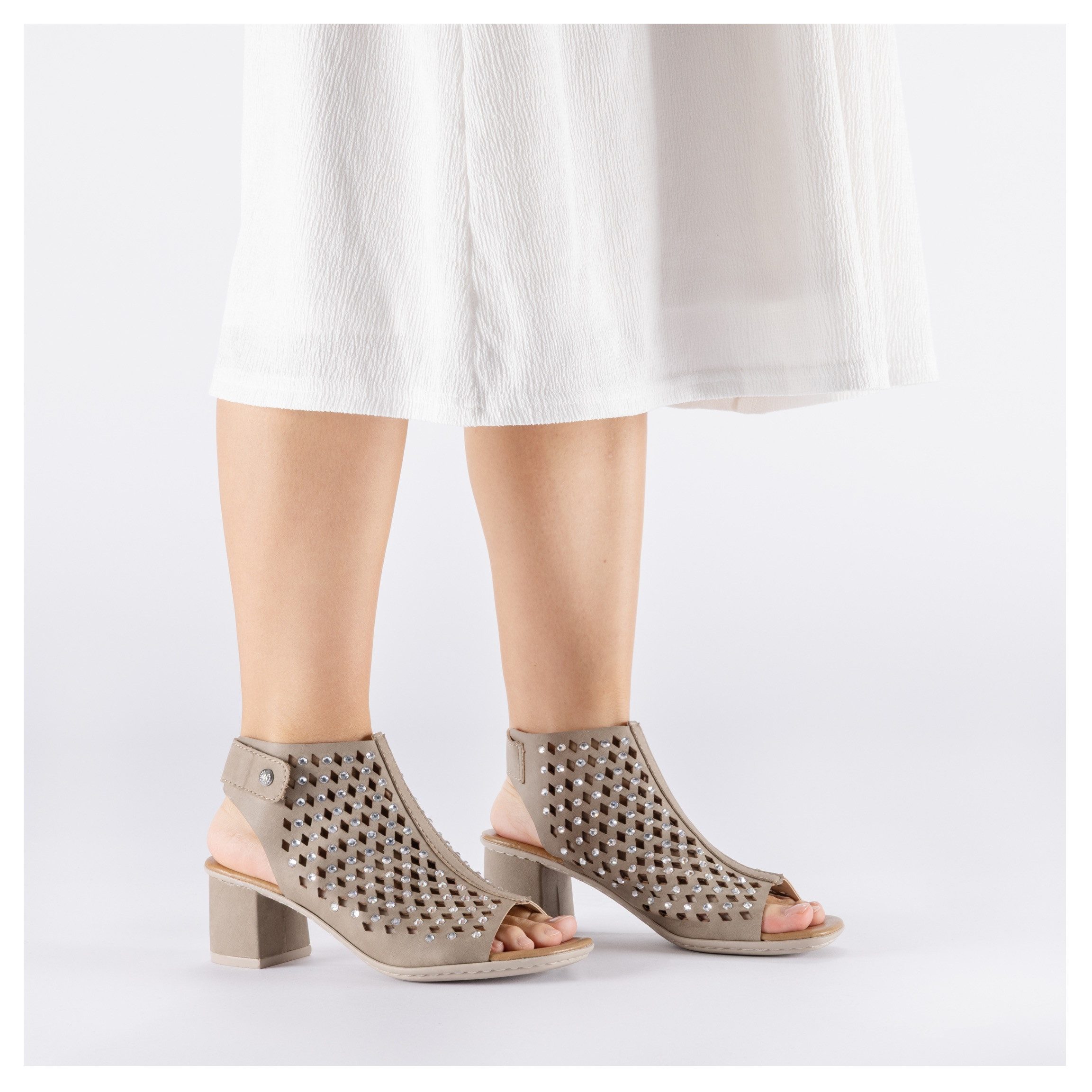 Rieker Schaftsandalette Sommerschuh, Urlaubsschuh mit Klettverschluss und Glitzersteinchen