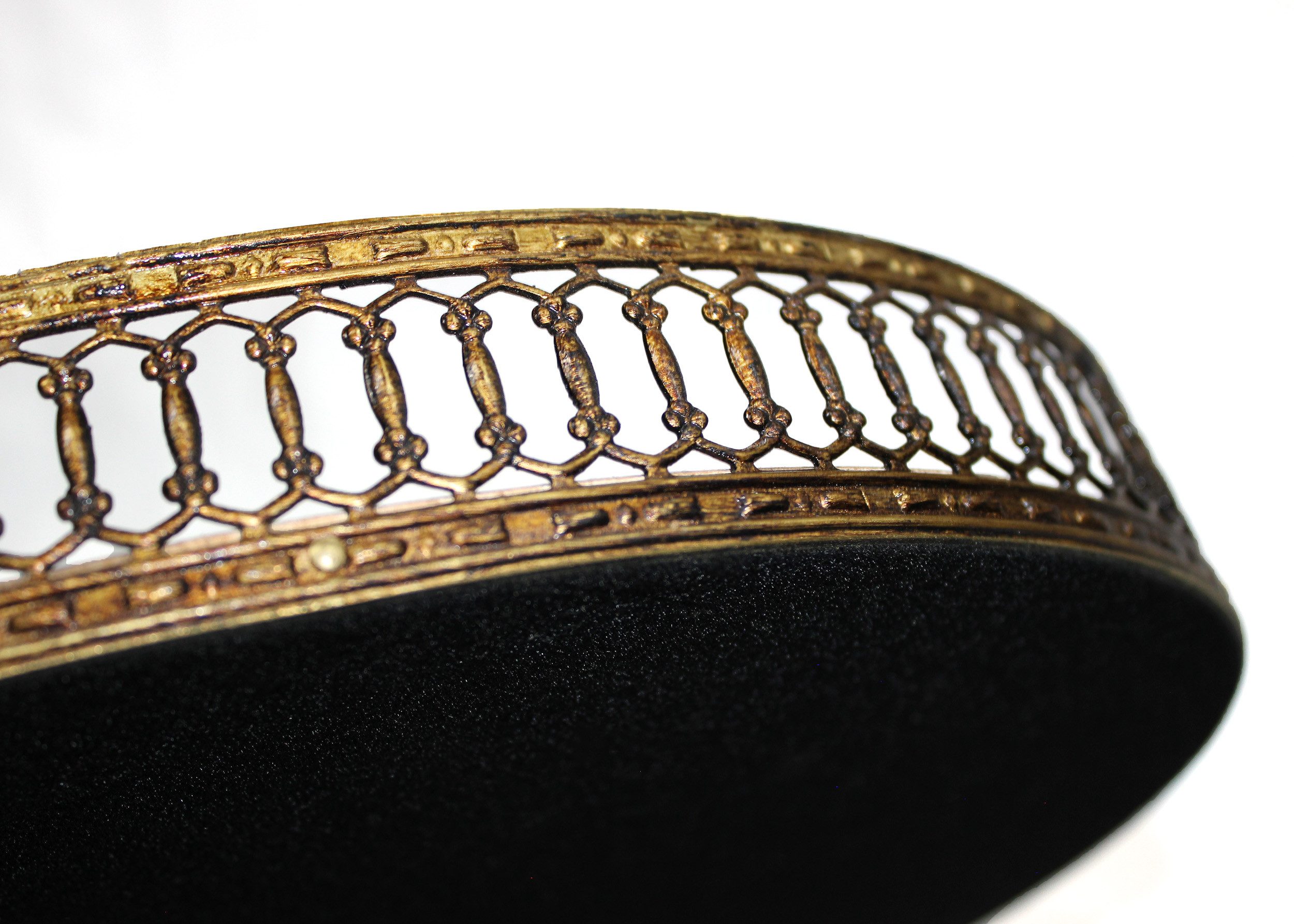 Signature Home Collection Dekotablett Vintage Tablett mit Lilienmotiv – oval & dekorativ 40x30 cm (1 St), handgefertigt mit Lilie bedruckt, ideal als Dekotablett