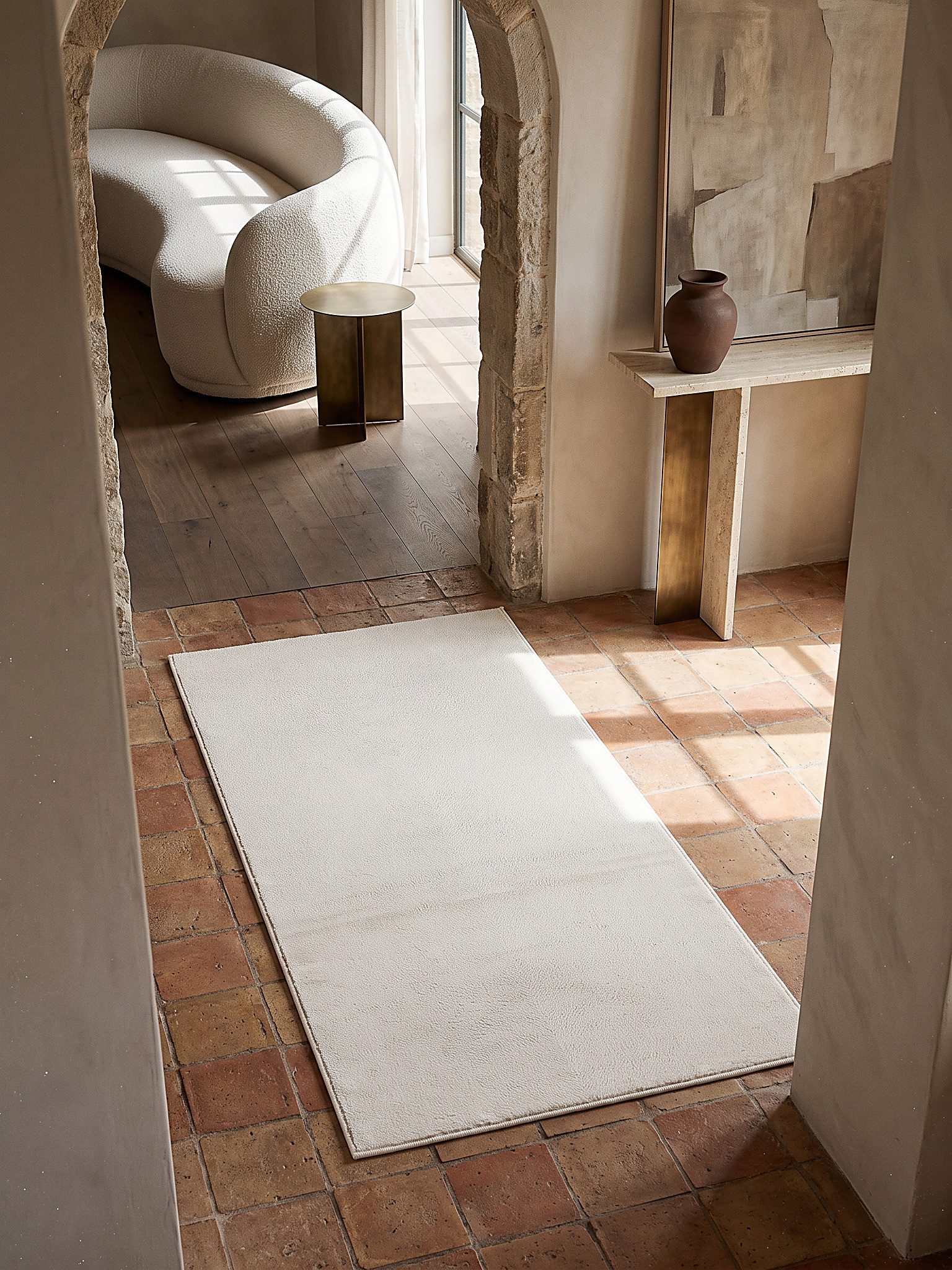 KADIMA DESIGN Teppich ALDAN Teppichläufer Creme 60x110 Uni Polyester Antirutsch Wohnzimmer, Läufer, Höhe: 18 mm, Trittschalldämmend, Strapazierfähig, Pflegeleicht, Farbecht