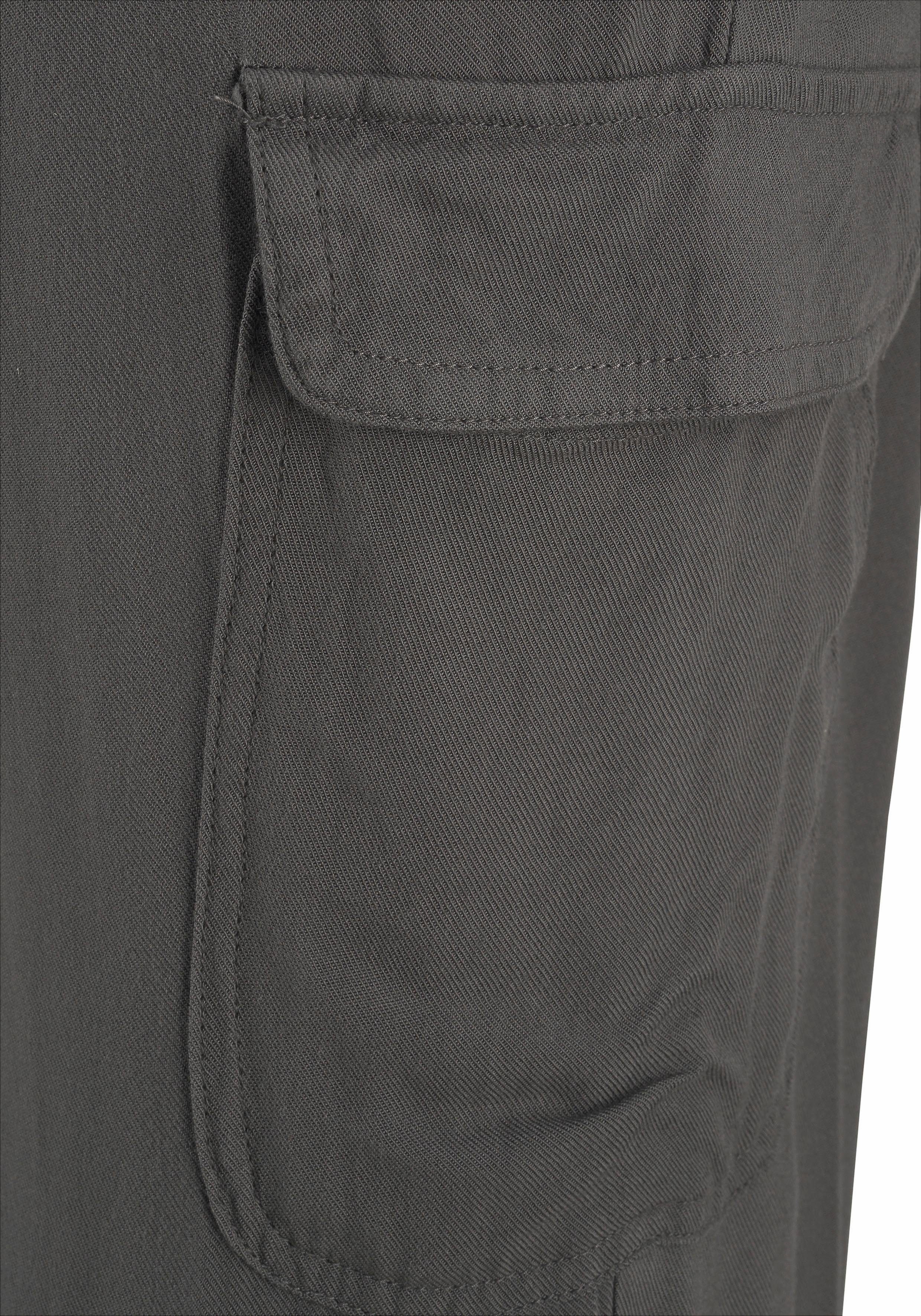 LASCANA Schlupfhose aus gewebter Viskose mit Taschen, Stoffhose, Cargohose