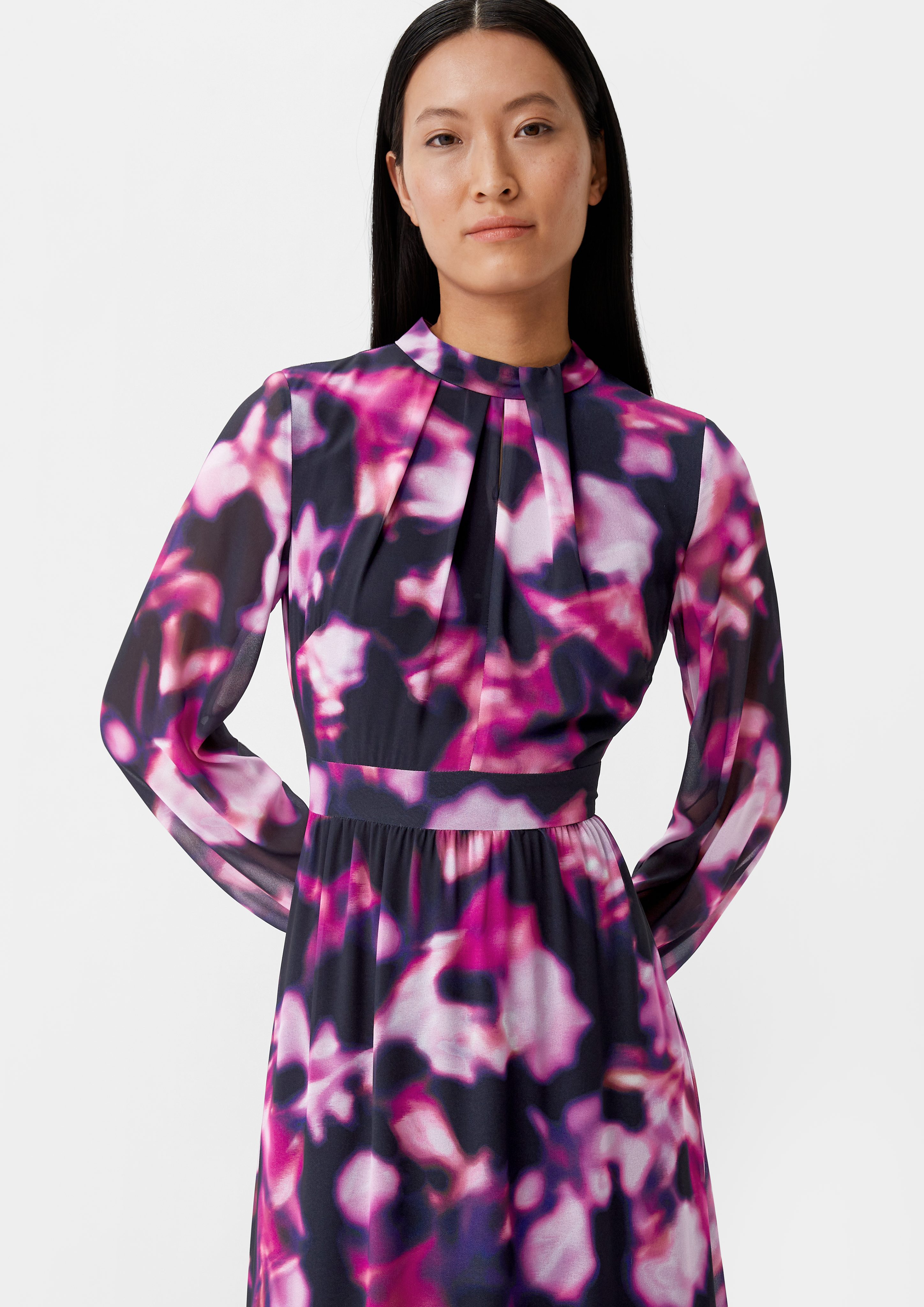 Comma Maxikleid Gemustertes Chiffonkleid mit Drapierung günstig online kaufen