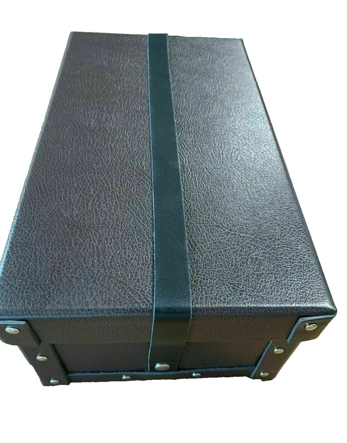 ALAÏA PARIS Samt Studded "Bombe" High Heels Schuhe – Made in Italy High-Heel-Pumps Signature-Samtkugeln, silberfarbene Pyramidennieten