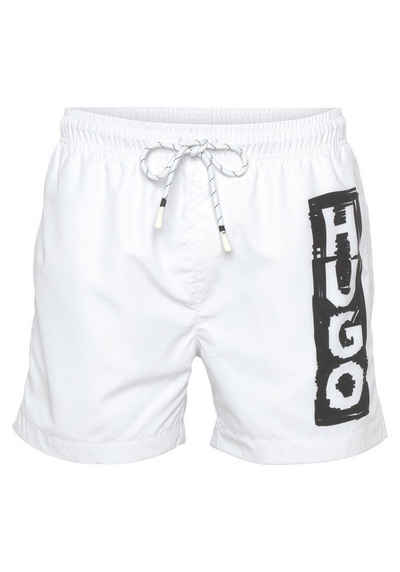 HUGO Купальні шорти TAG mit großem HUGO Schriftzug auf dem linken Bein