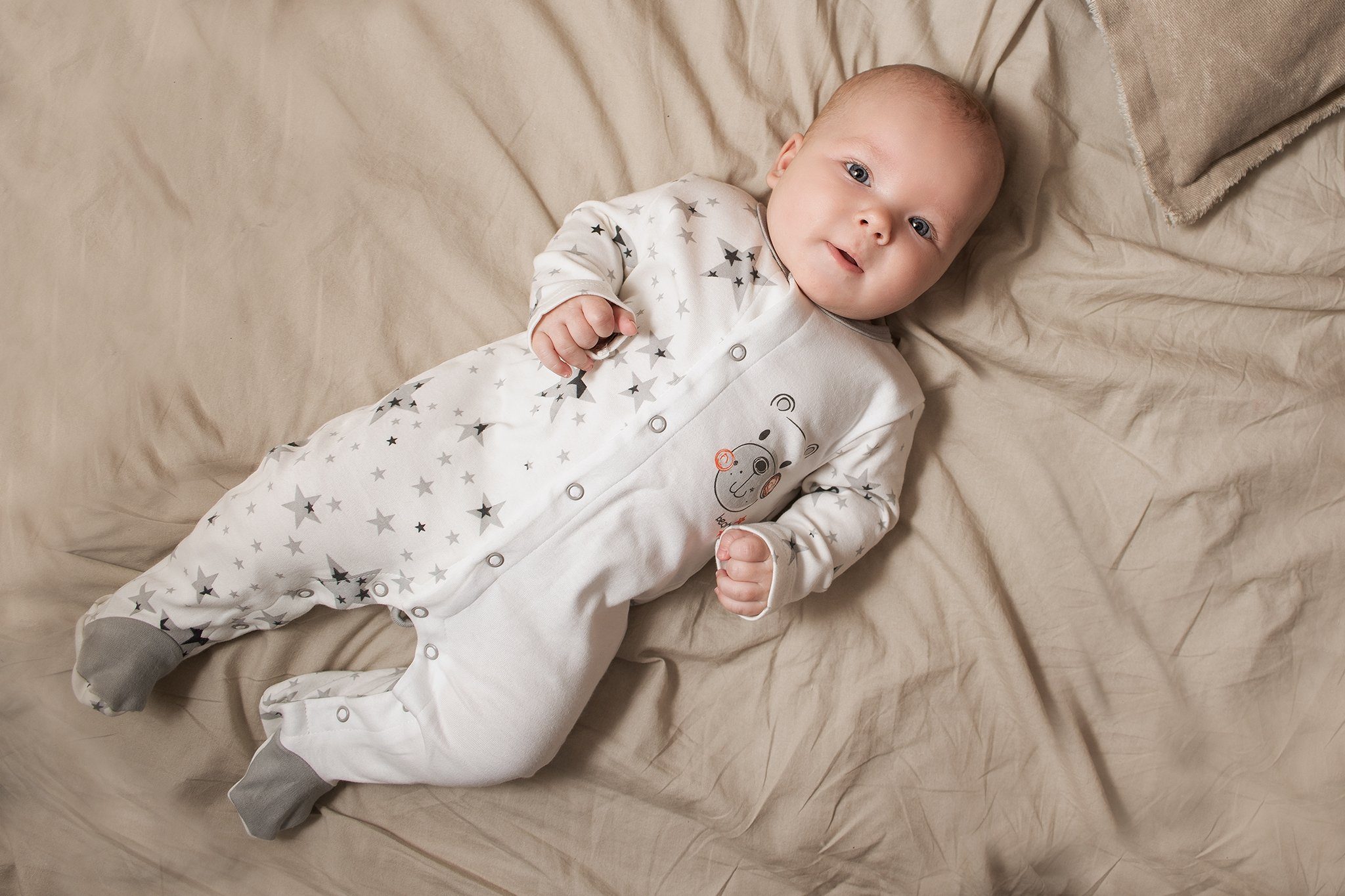 Schlafoverall Schlafanzug Strampler Baby Fuß (1-tlg) Baumwolle 100% mit Strampler Makoma Pyjama Teddy