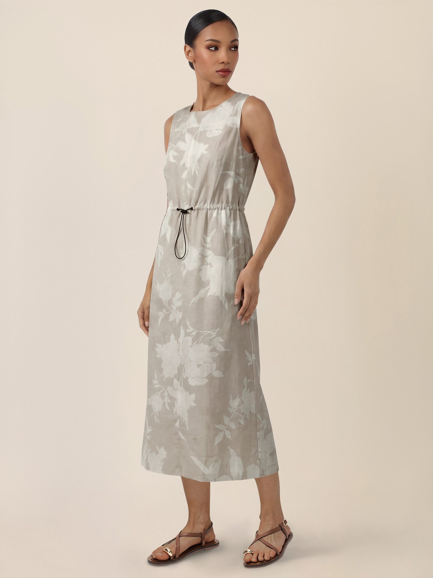Apart Abendkleid mit floralem Schimmer